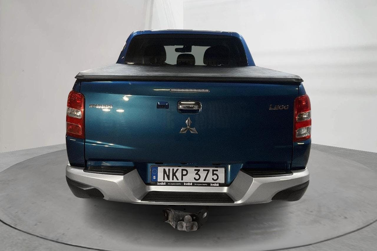Mitsubishi L200 2.4 DI-D (181hk) - 14 349 mil - Automat - blå - 2017