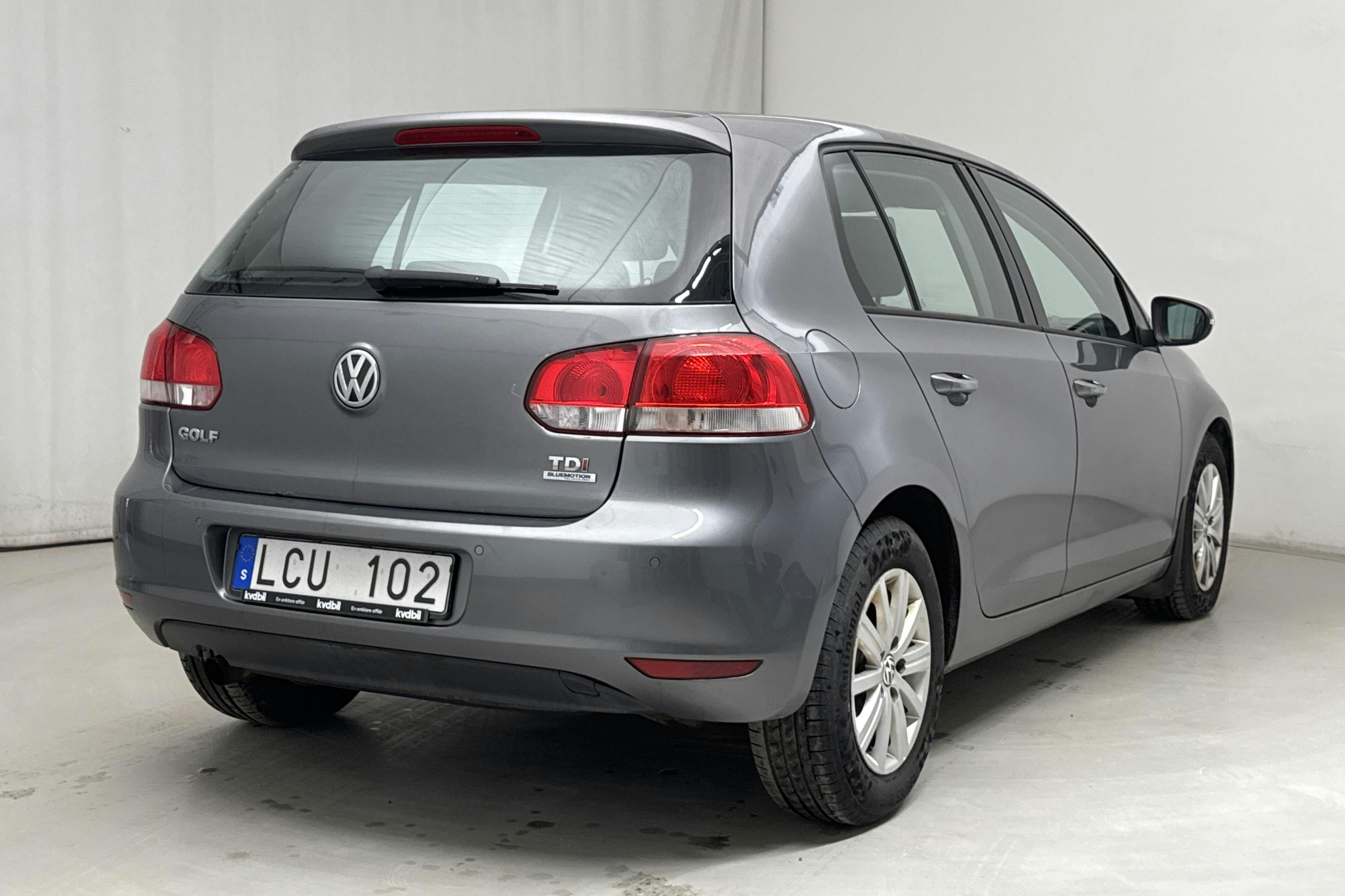VW Golf VI 1.6 TDI BlueMotion Technology 5dr (105hk) - 232 560 km - Automatic - gray - 2011