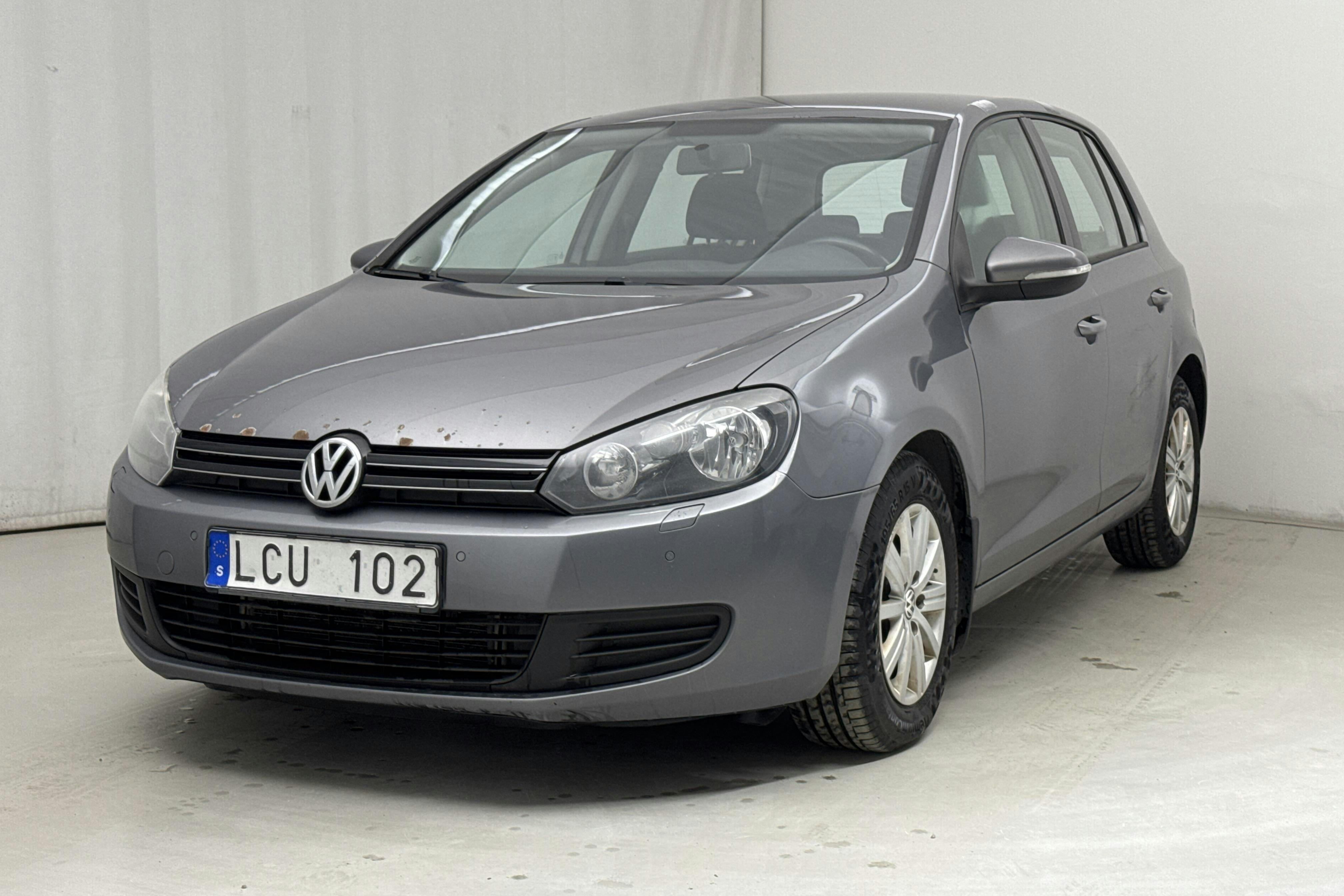 VW Golf VI 1.6 TDI BlueMotion Technology 5dr (105hk) - 232 560 km - Automatic - gray - 2011