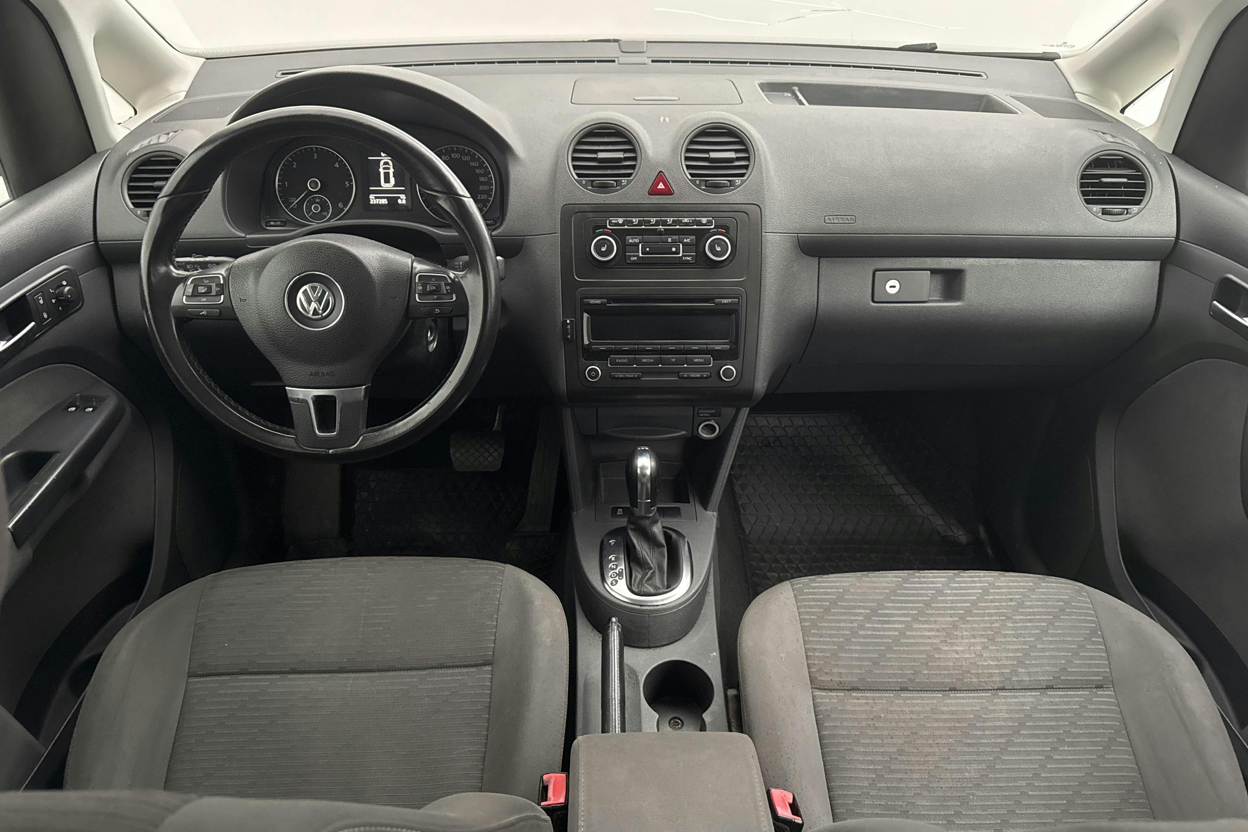 VW Caddy Maxi Life 2.0 TDI (140hk) - 23 728 mil - Automat - vit - 2013