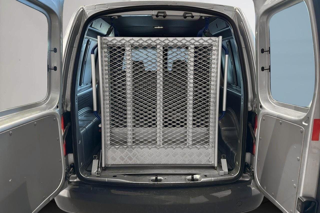 VW Caddy 1.9 TDI Maxi Skåp (105hk) - 11 211 mil - Manuell - silver - 2009