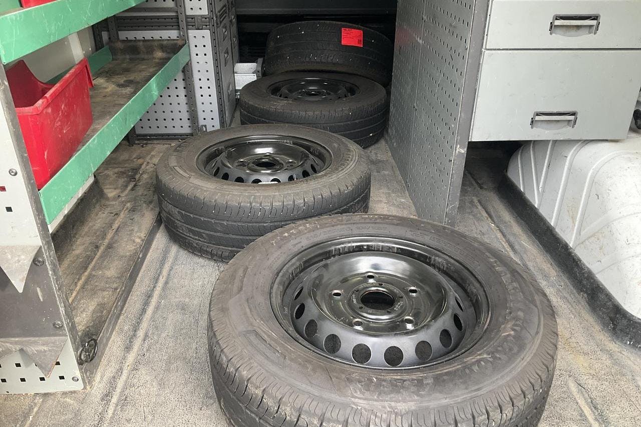 Ford Transit Custom 290 (130hk) - 13 115 mil - Manuell - vit - 2018