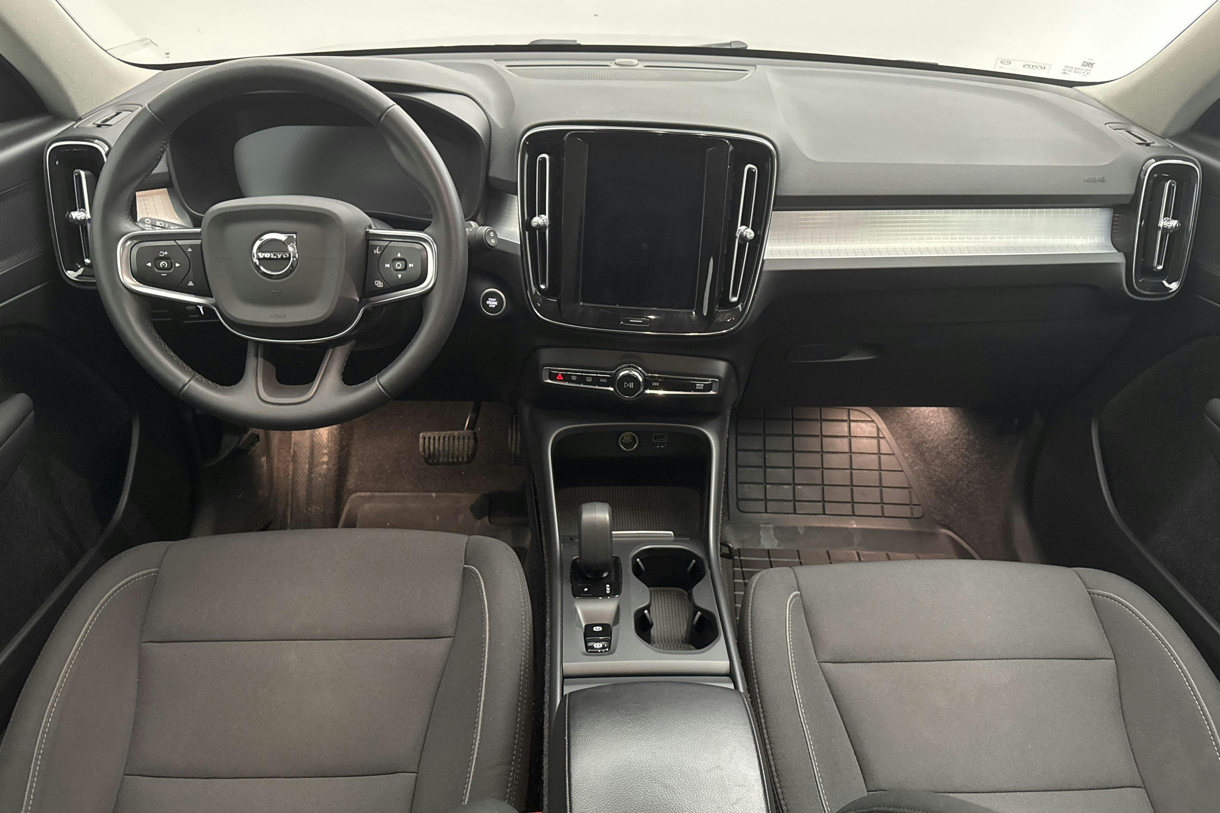 Volvo XC40 T2 2WD (129hk) - 44 820 km - Automatic - black - 2022