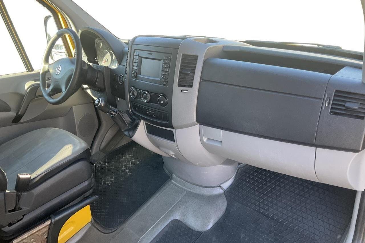 VW Crafter 35 2.0 TDI Skåp (136hk) - 268 270 km - Manualna - Light Yellow - 2016