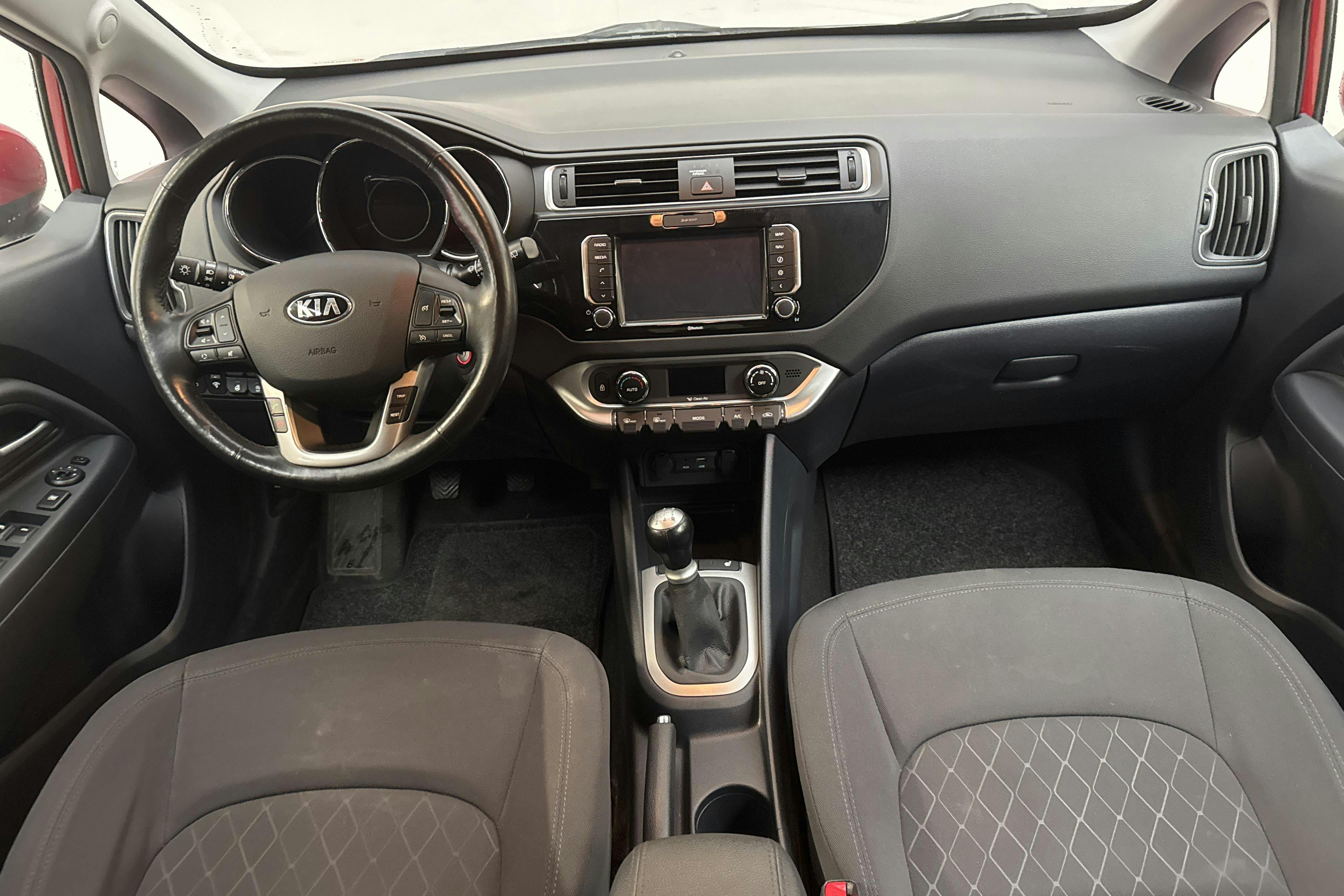 KIA Rio 1.2 (85hk) - 7 095 mil - Manuell - röd - 2016