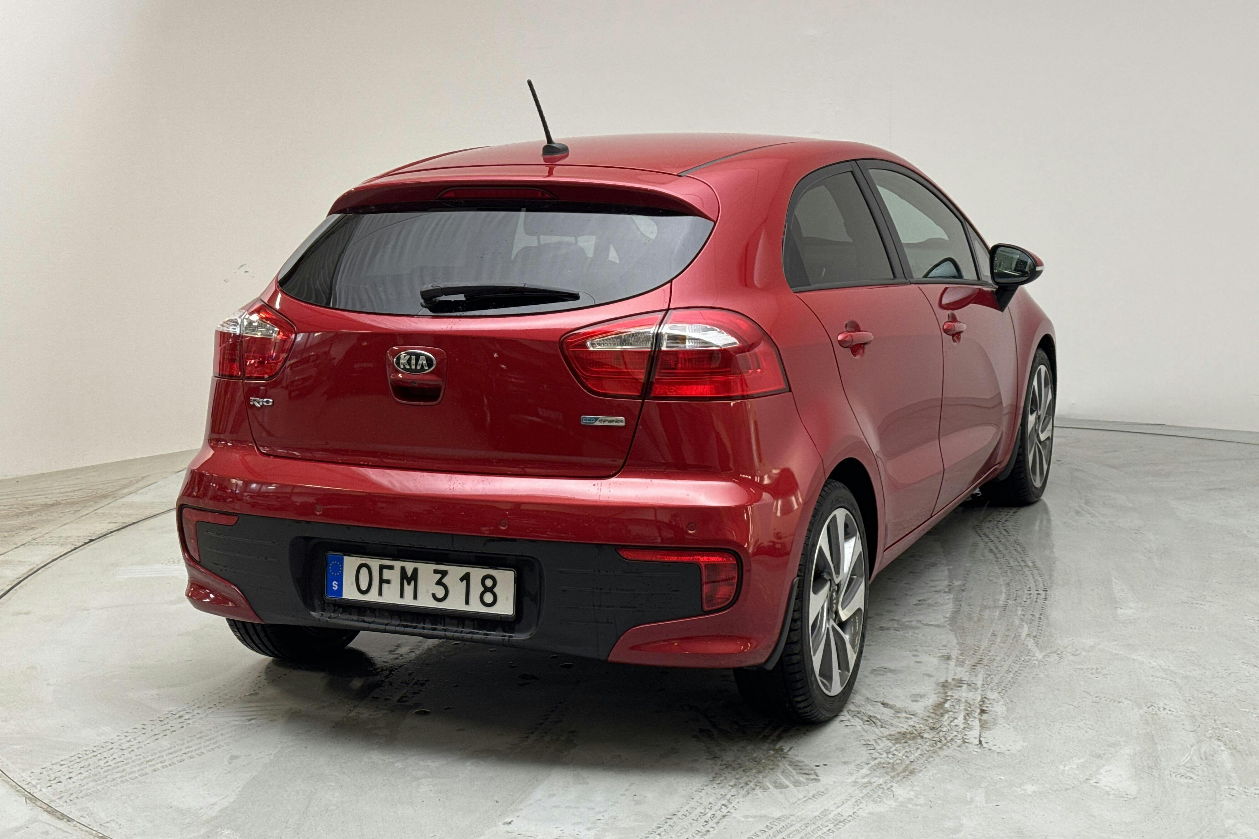 KIA Rio 1.2 (85hk) - 7 095 mil - Manuell - röd - 2016