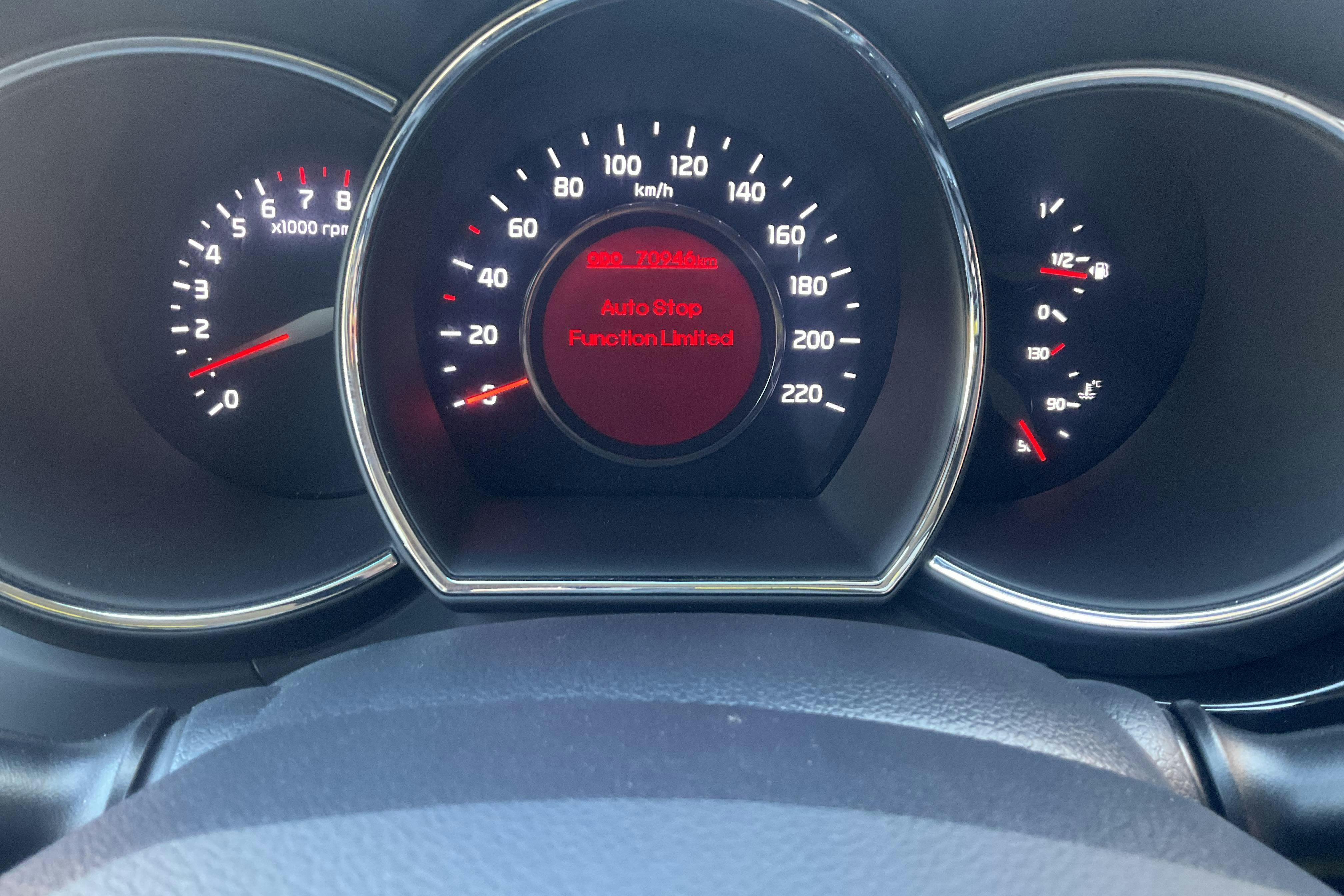 KIA Rio 1.2 (85hk) - 7 095 mil - Manuell - röd - 2016