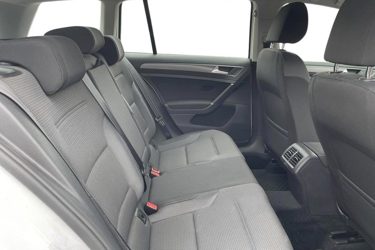 VW Golf VII 1.4 TGI BlueMotion Sportscombi (110hk) - 3 634 mil - Automat - vit - 2018