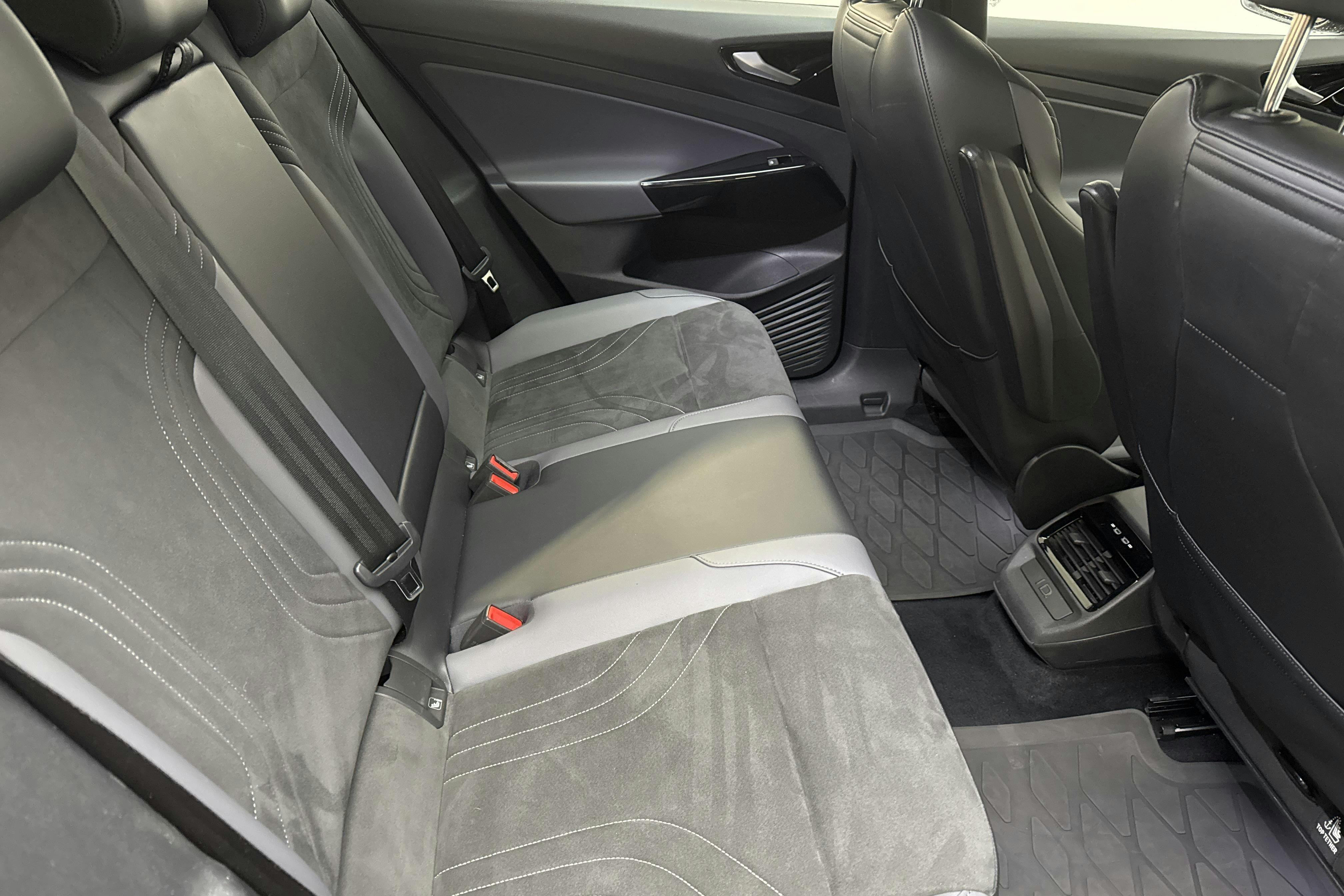 VW ID.4 77kWh (204hk) - 121 800 km - Automatyczna - Dark Grey - 2022