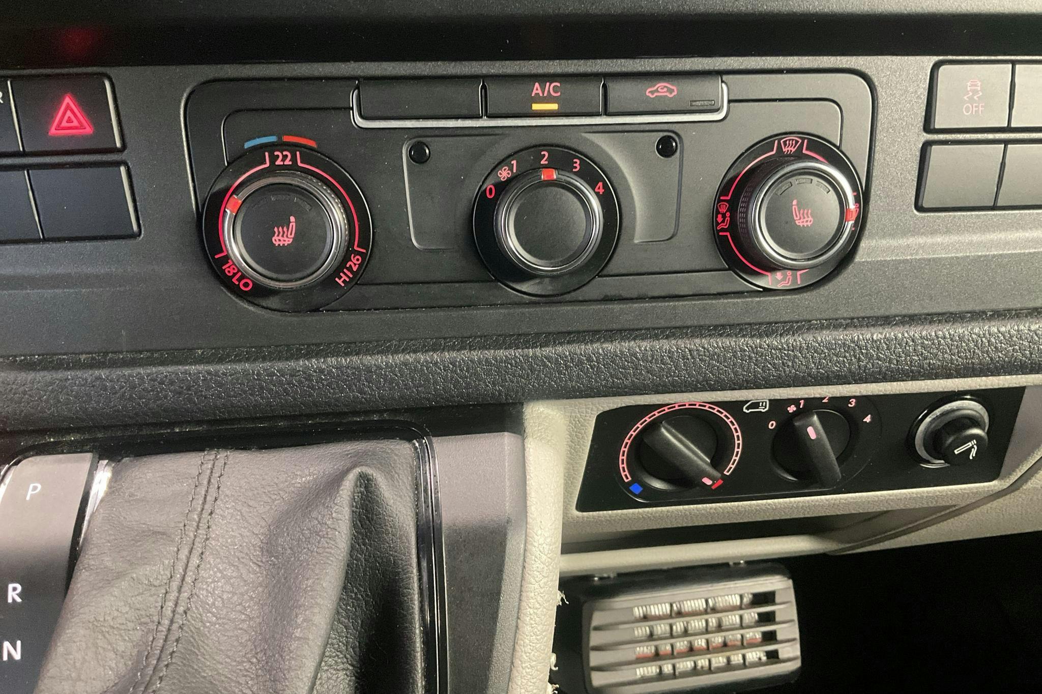 VW Transporter T6 2.0 TDI BMT 4MOTION (204hk) - 10 022 mil - Automat - vit - 2018