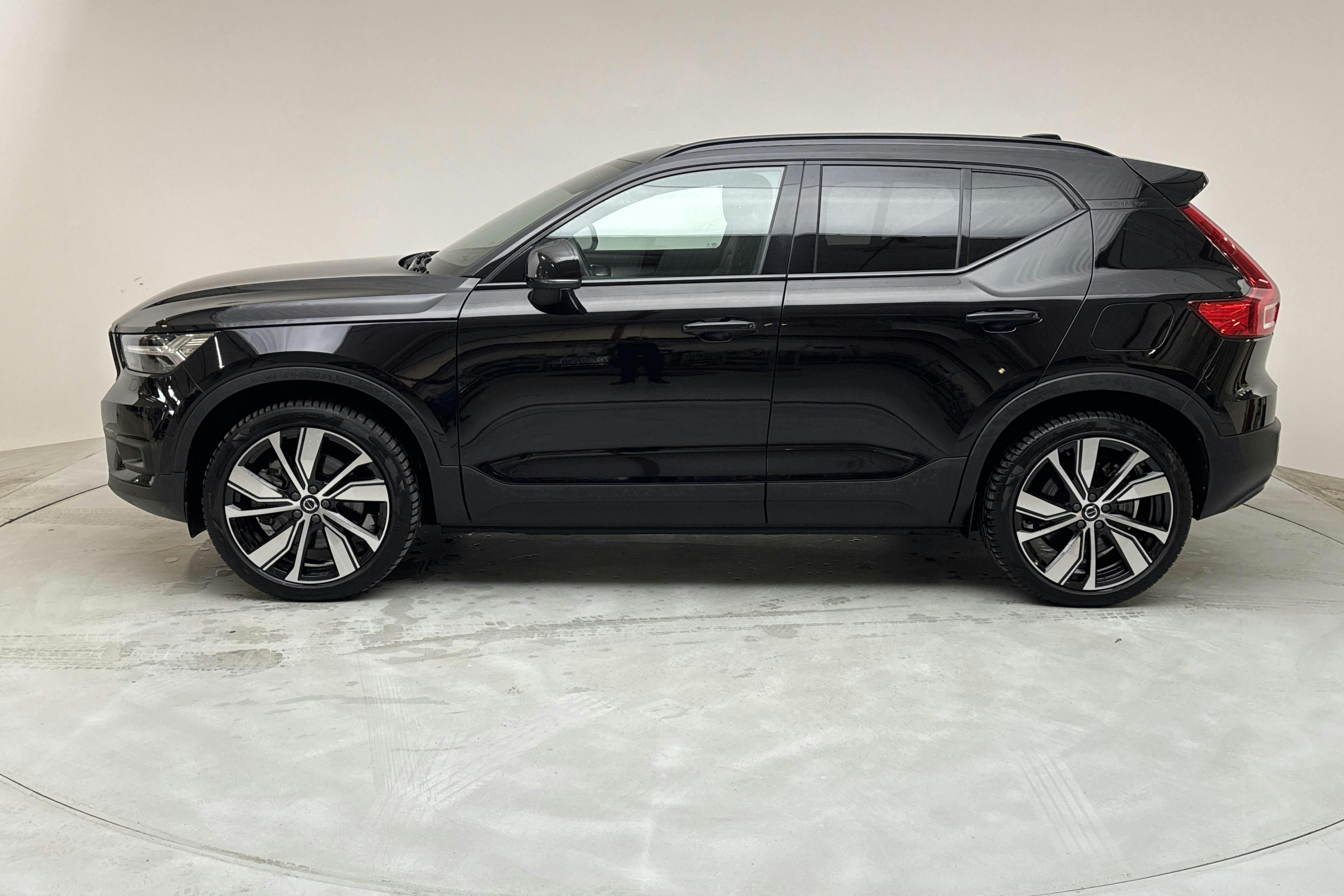 Volvo XC40 P8 Recharge Twin AWD (408hk) - 45 430 km - Automatic - black - 2021
