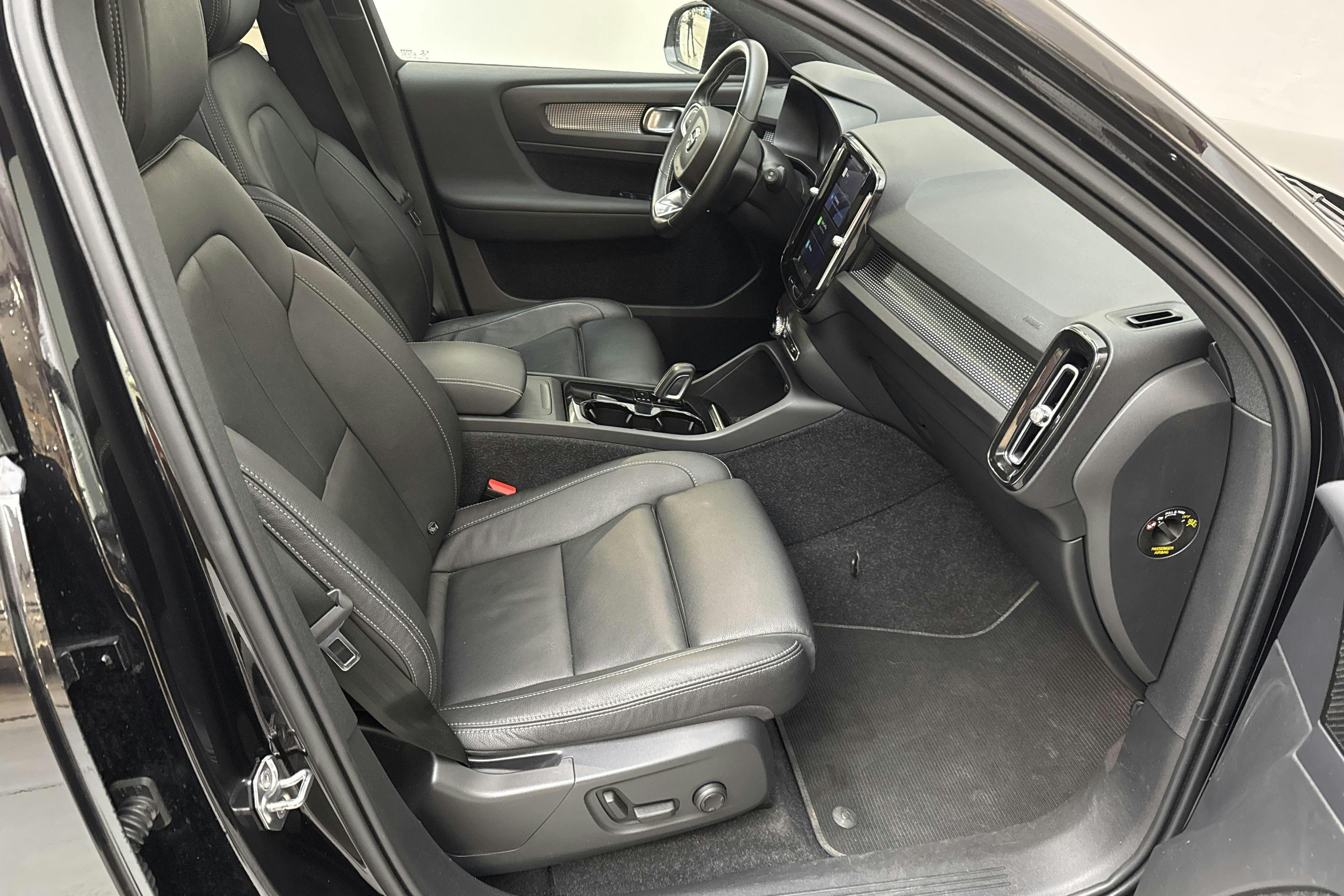 Volvo XC40 P8 Recharge Twin AWD (408hk) - 45 430 km - Automatic - black - 2021