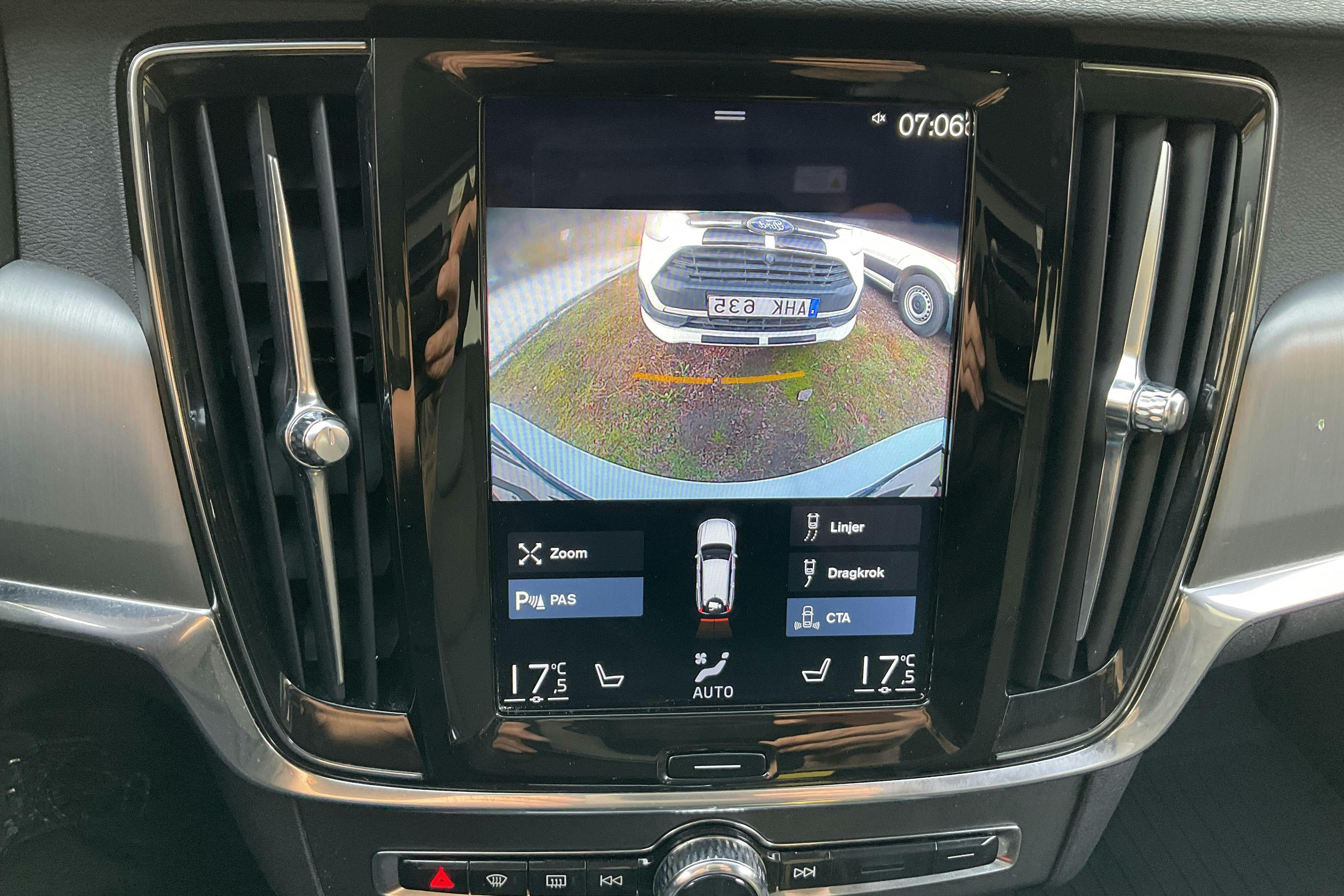 Volvo V90 D4 AWD (190hk) - 106 030 km - Automaatne - valge - 2020