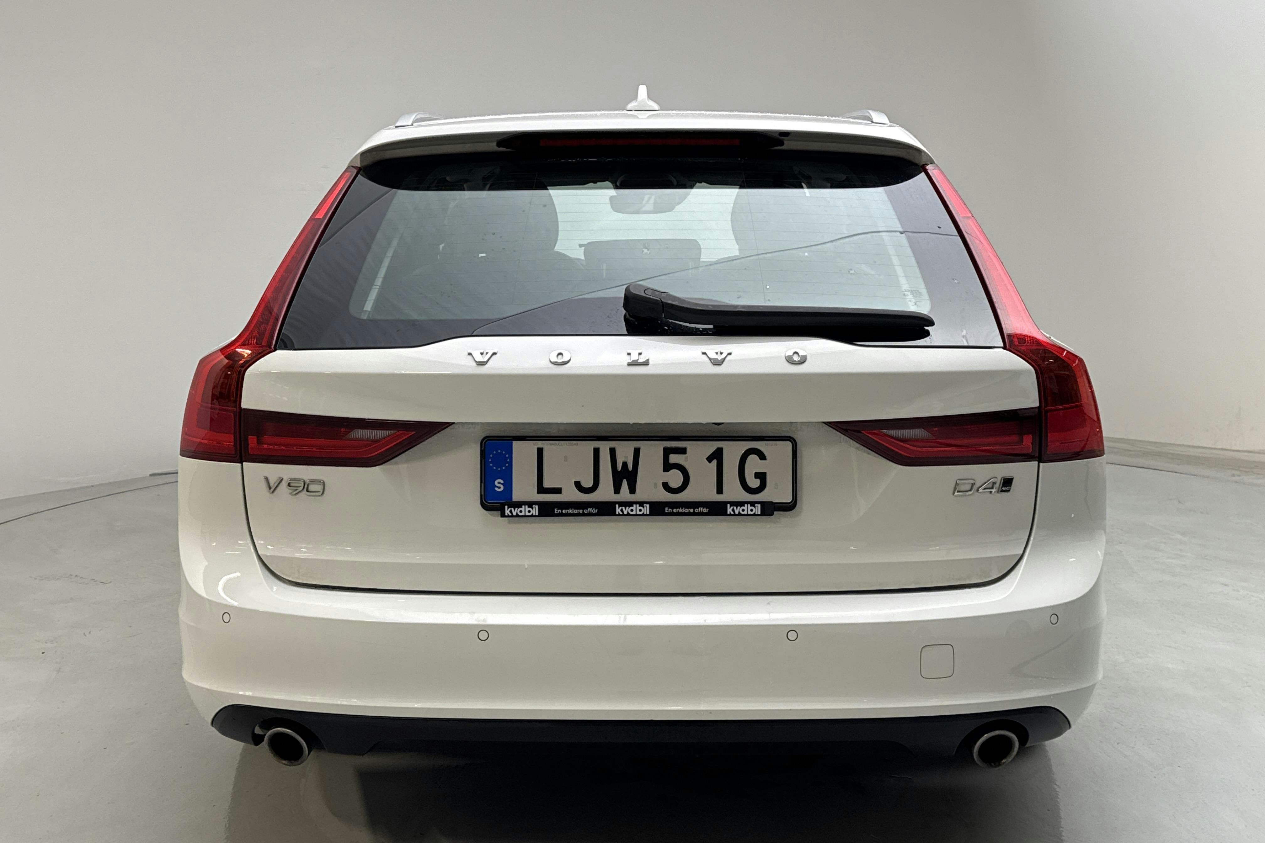 Volvo V90 D4 AWD (190hk) - 106 030 km - Automaatne - valge - 2020