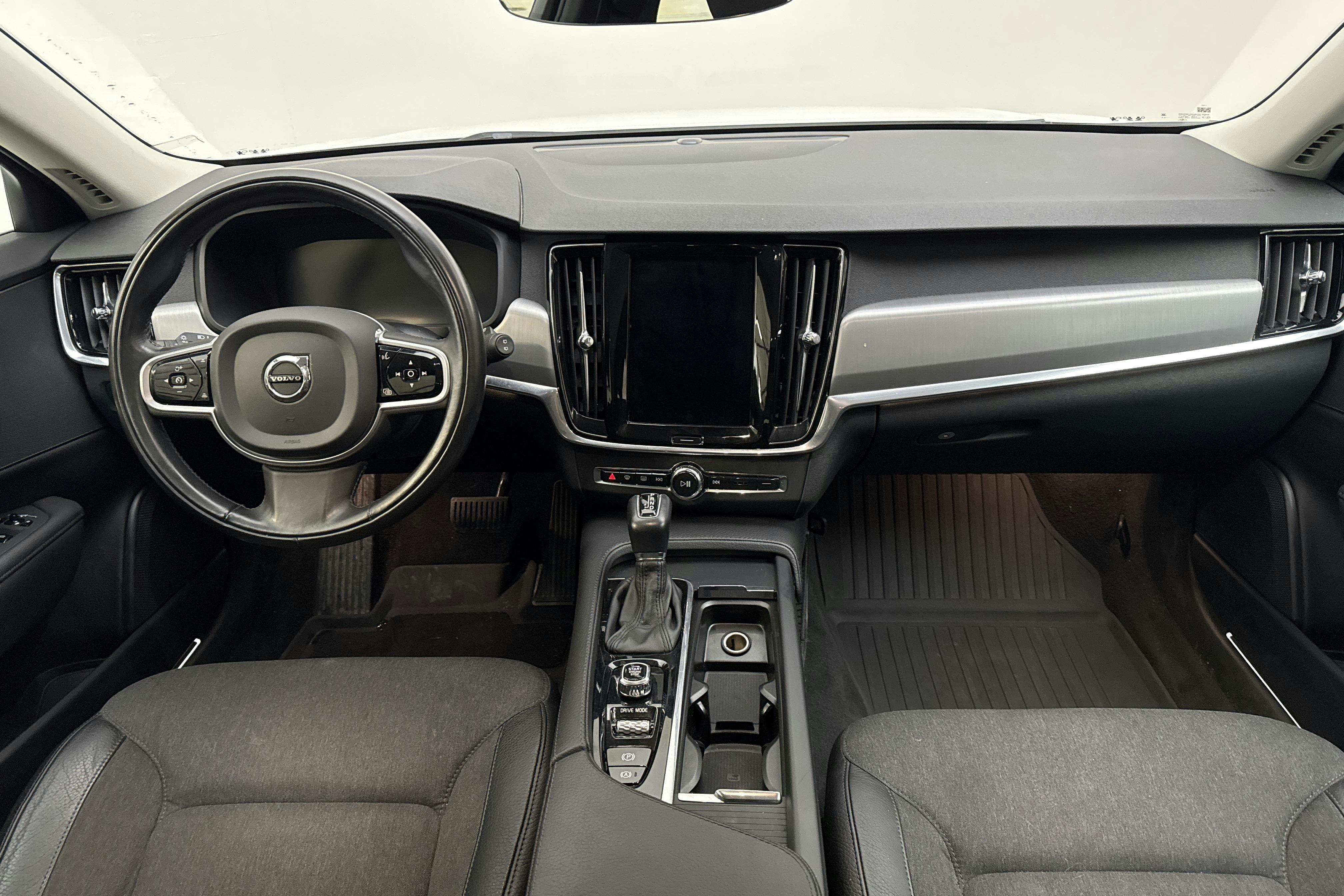 Volvo V90 D4 AWD (190hk) - 106 030 km - Automaatne - valge - 2020