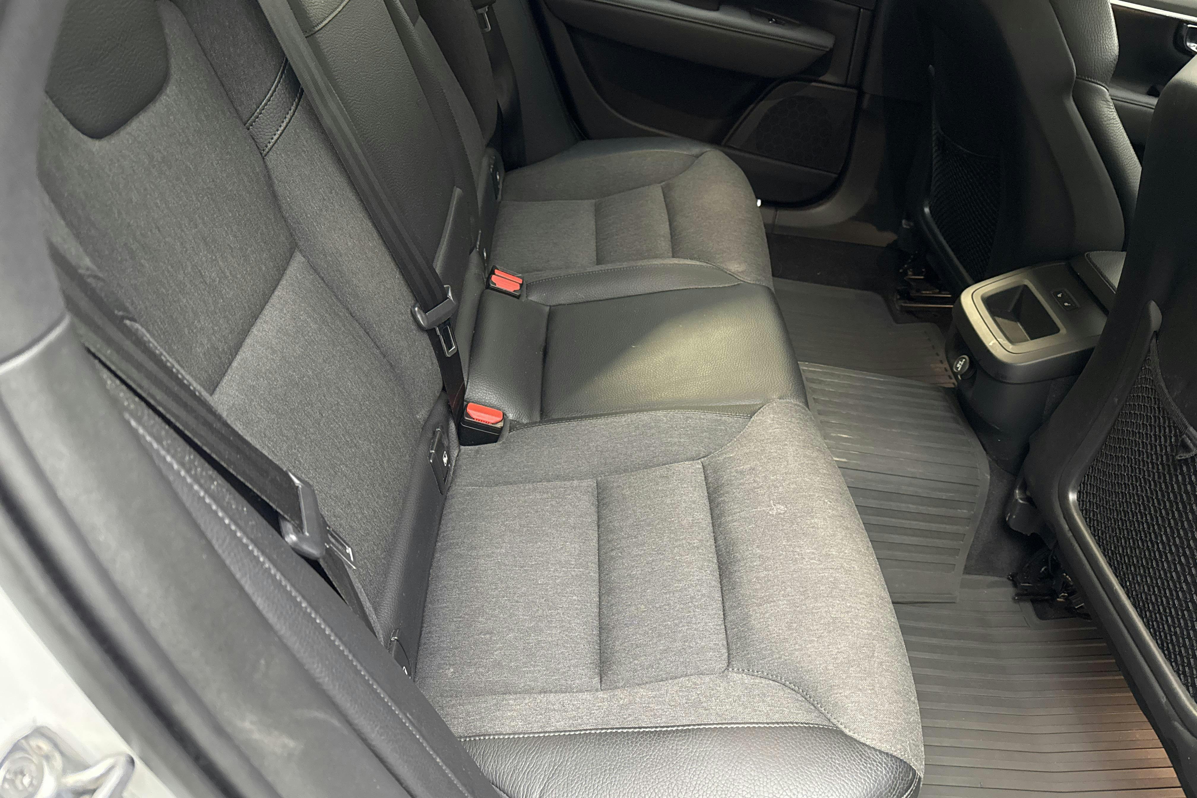Volvo V90 D4 AWD (190hk) - 106 030 km - Automaatne - valge - 2020