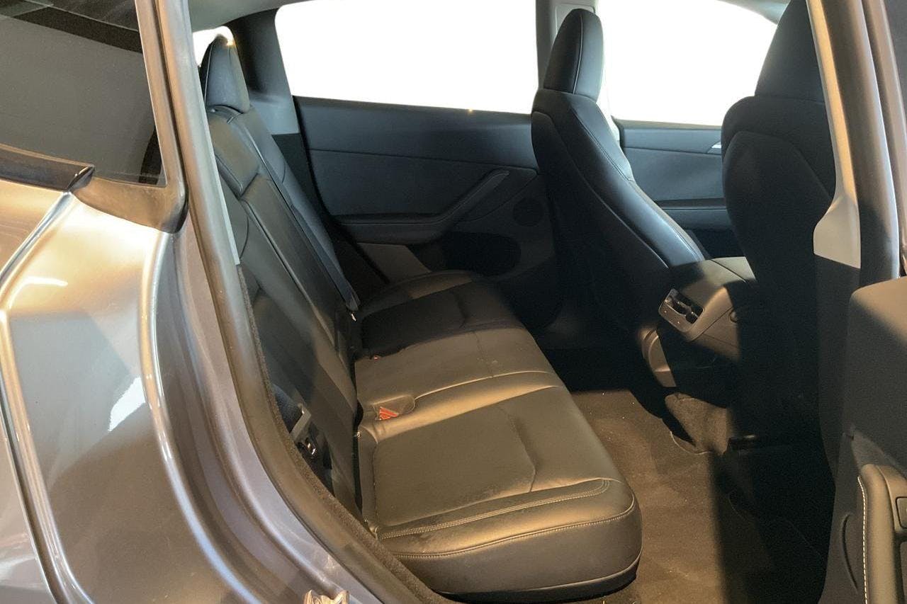 Tesla Model Y Performance Dual Motor AWD - 80 370 km - Automatic - gray - 2023