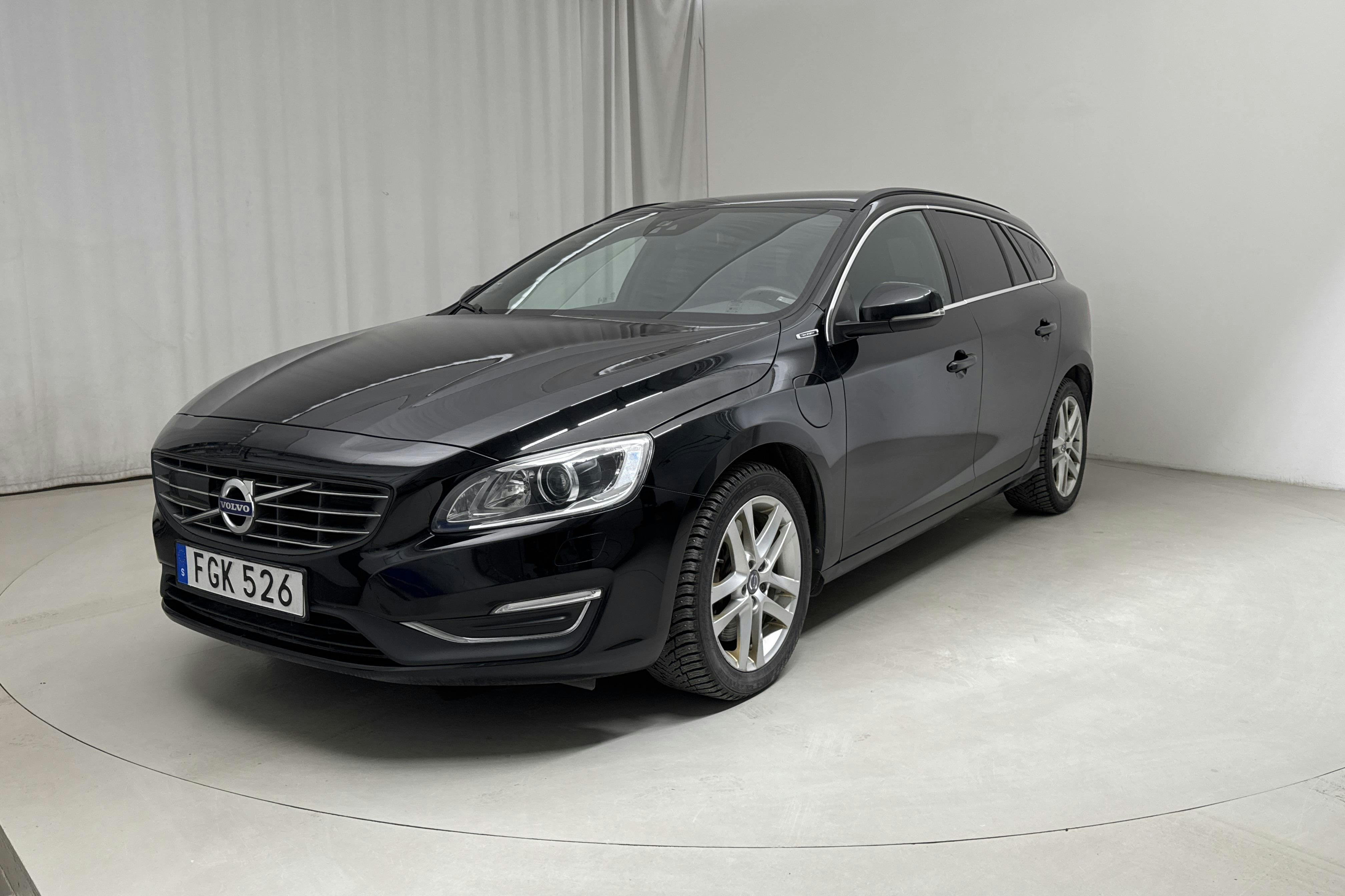 Volvo V60 D5 AWD Twin Engine (163hk) - 19 231 mil - Automat - svart - 2016