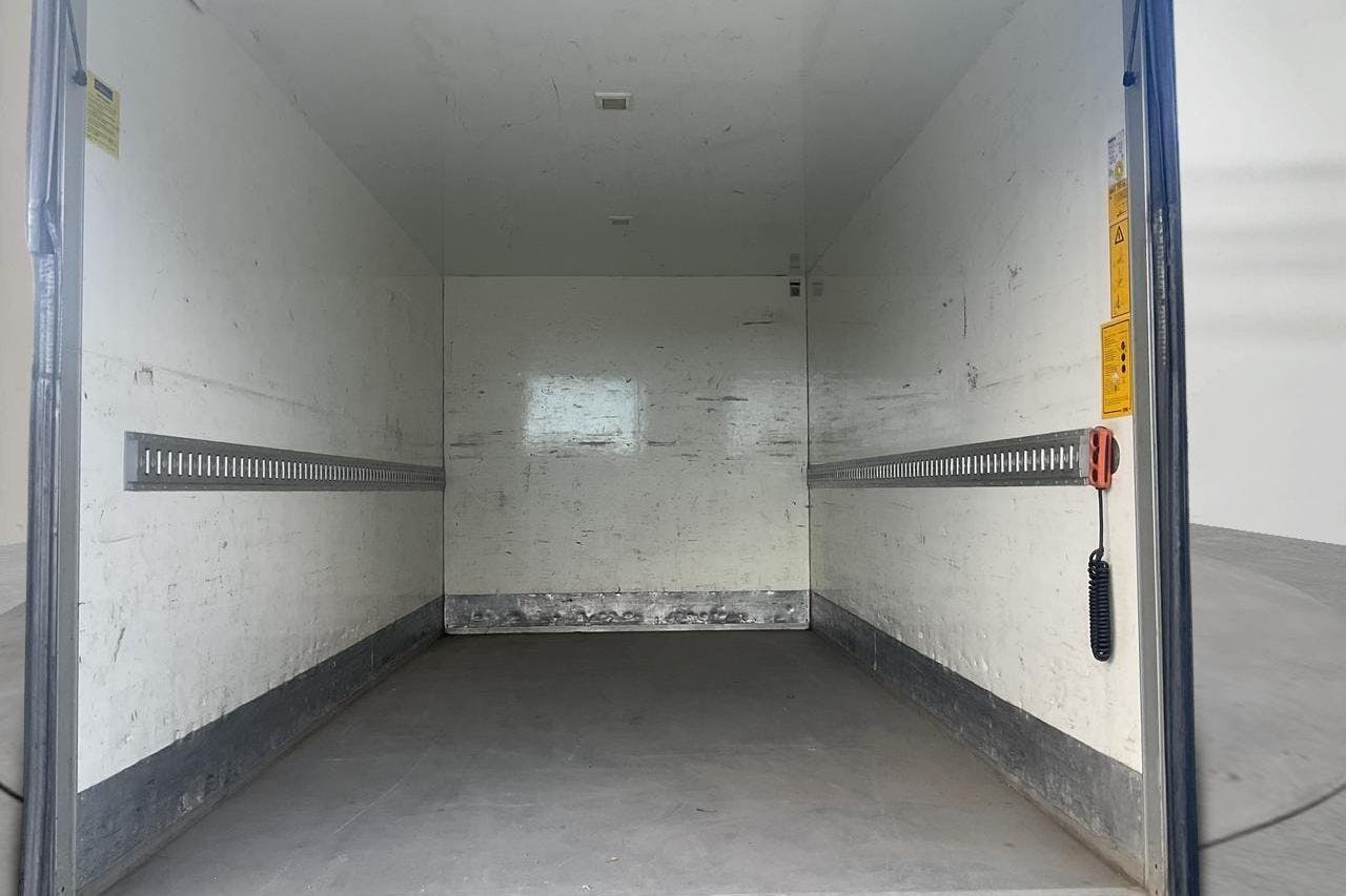 Mercedes Sprinter 316 NGT Volymskåp (156hk) - 172 170 km - Automaatne - hall - 2016