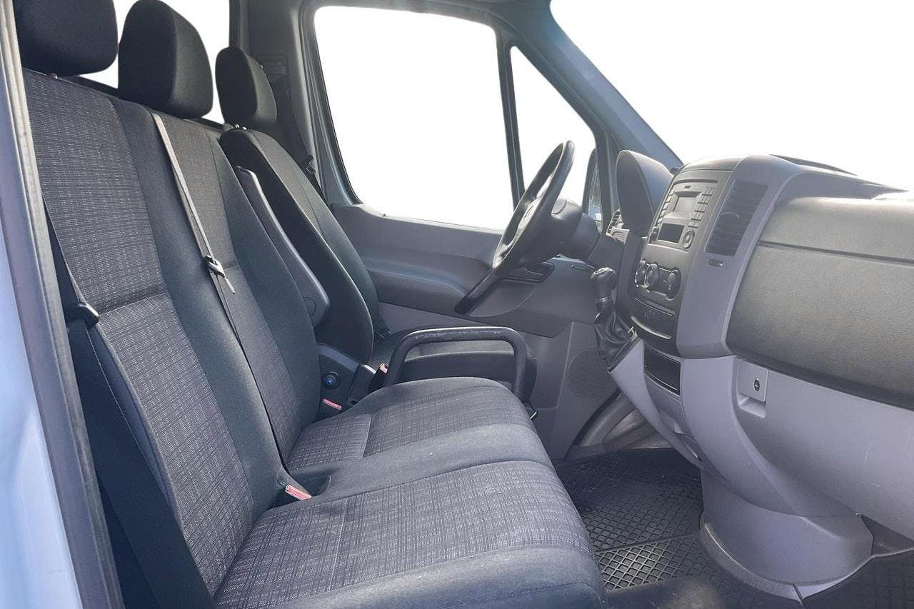 Mercedes Sprinter 316 NGT Volymskåp (156hk) - 172 170 km - Automaatne - hall - 2016