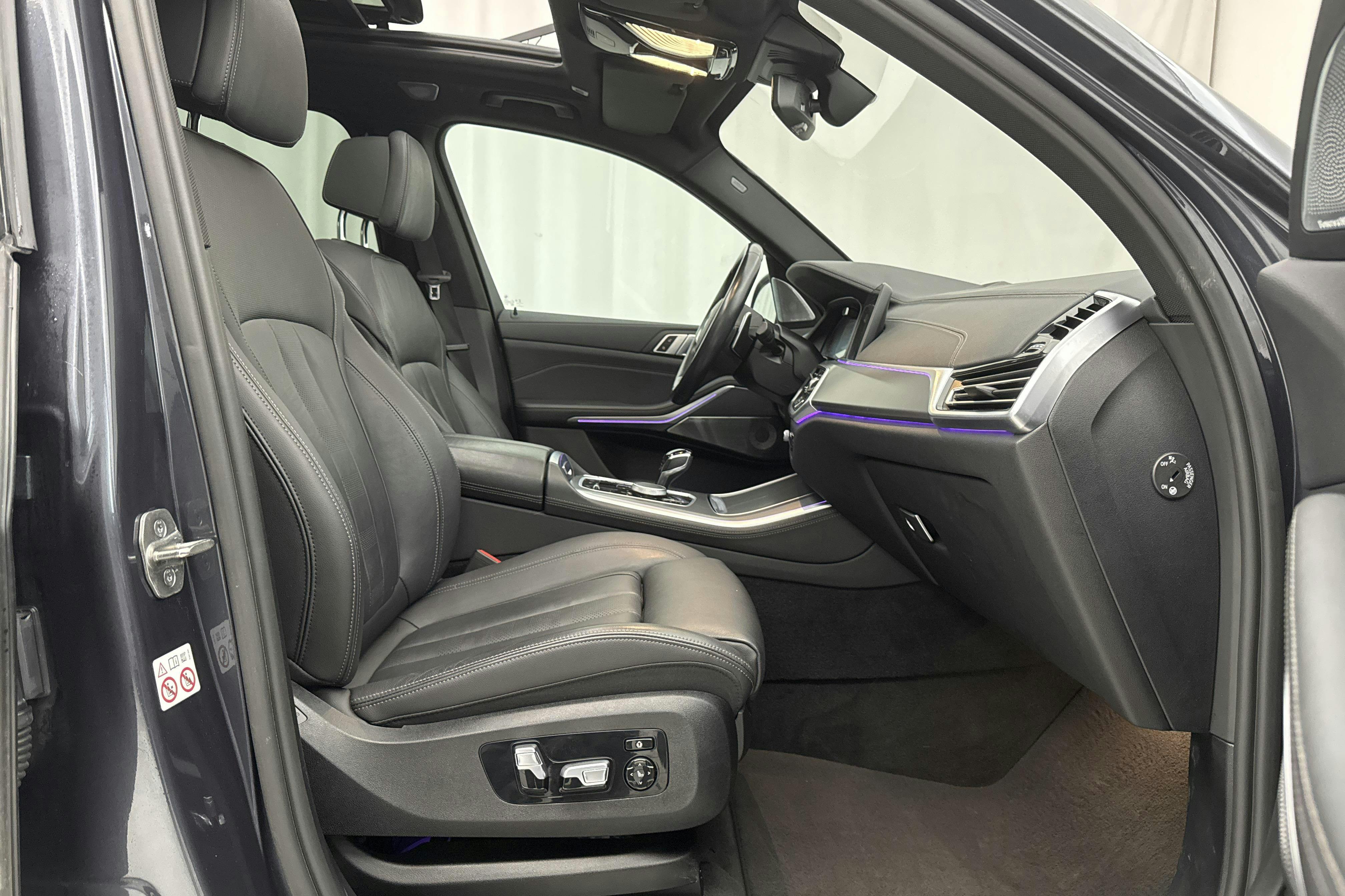 BMW X5 xDrive30d, G05 (286hk+11hk) - 63 820 km - Automatic - gray - 2022