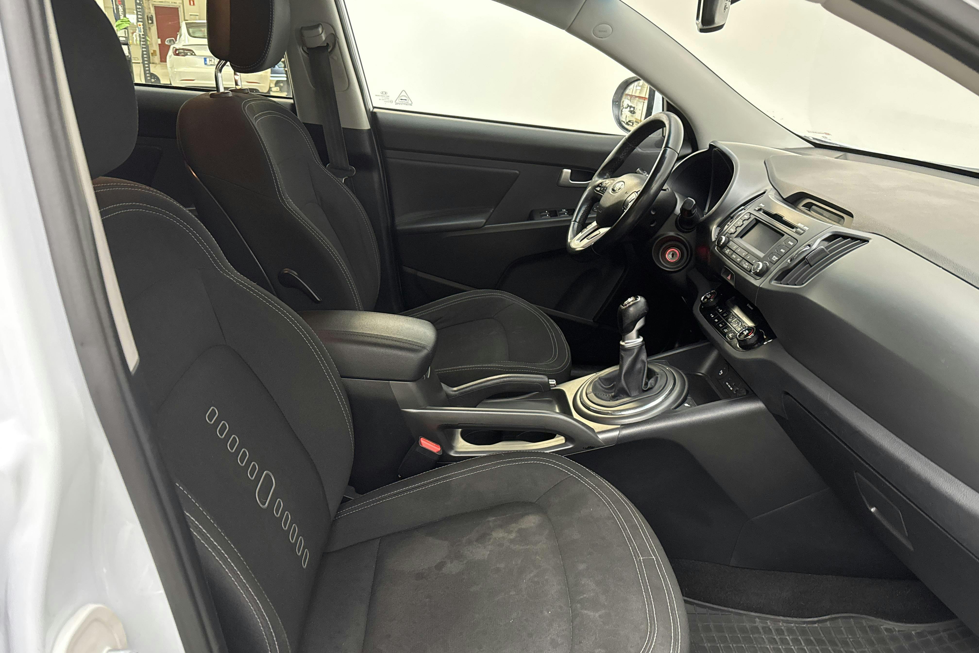 KIA Sportage 1.7 CRDi 2WD (115hk) - 148 510 km - Manualna - biały - 2013