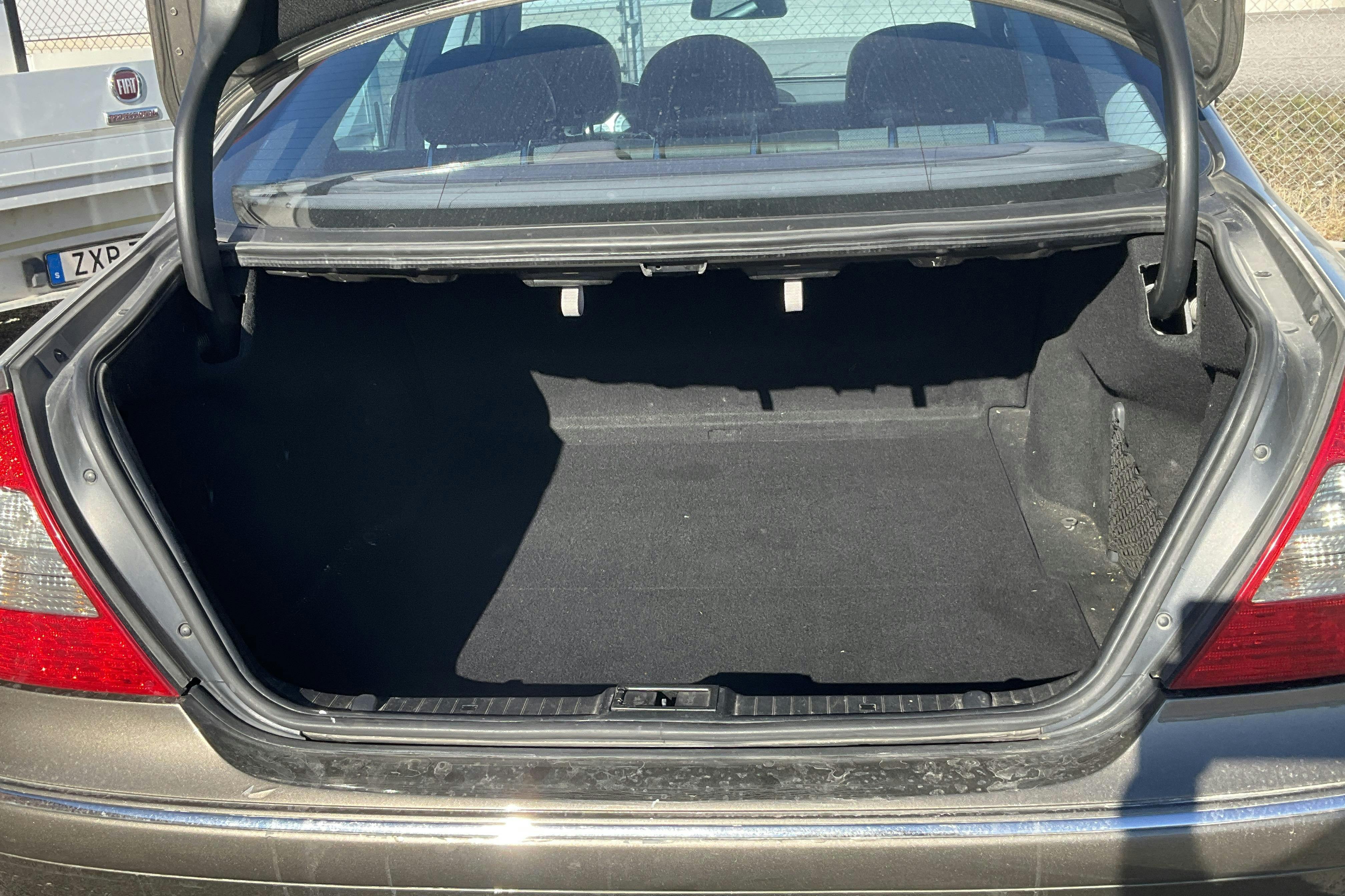 Mercedes E 200 Kompressor W211 (184hk) - 236 930 km - Automaatne - hõbe - 2007