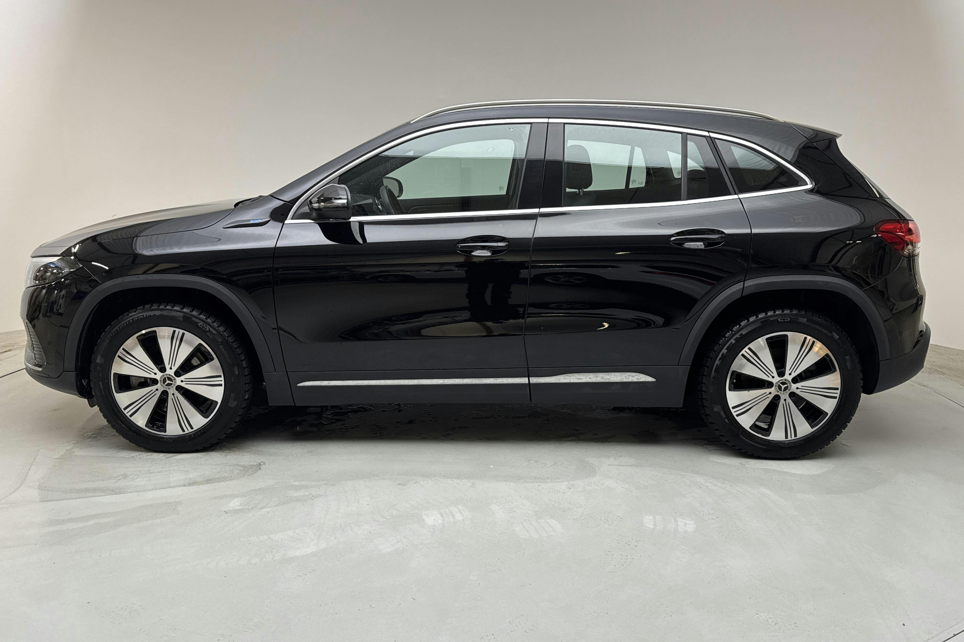 Mercedes EQA 250 H243 (190hk) - 2 105 mil - Automat - svart - 2023