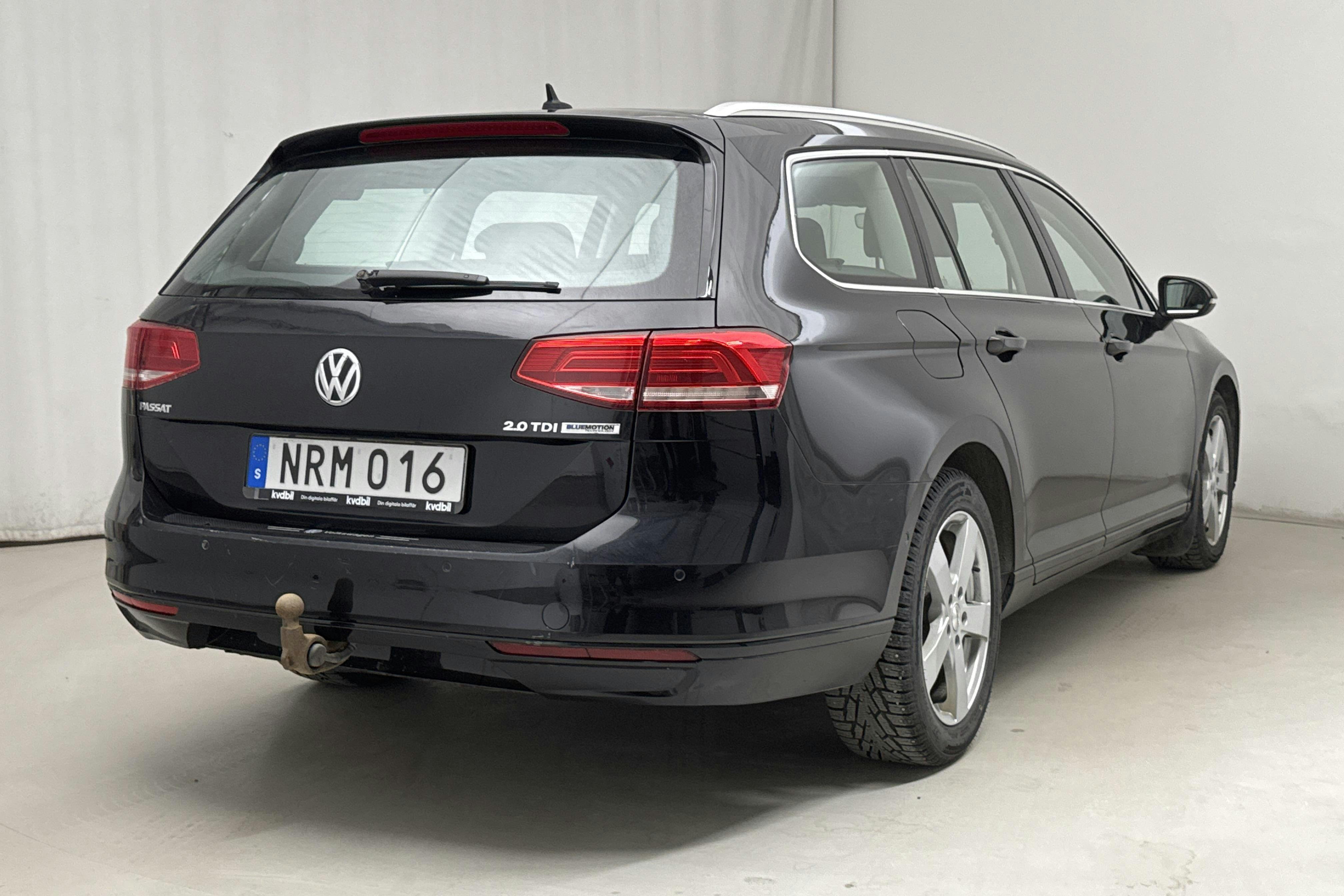 VW Passat 2.0 TDI Sportscombi (150hk) - 181 920 km - Automatic - black - 2015