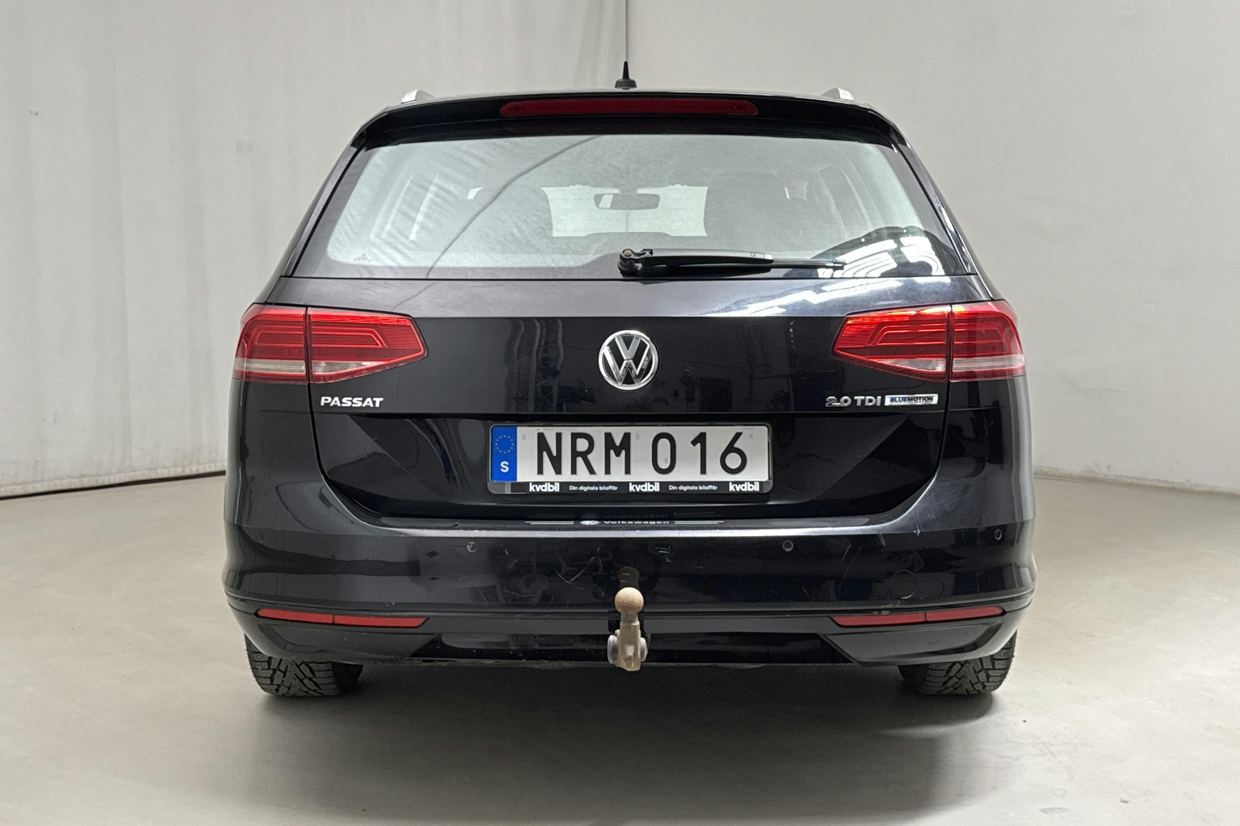 VW Passat 2.0 TDI Sportscombi (150hk) - 181 920 km - Automatic - black - 2015
