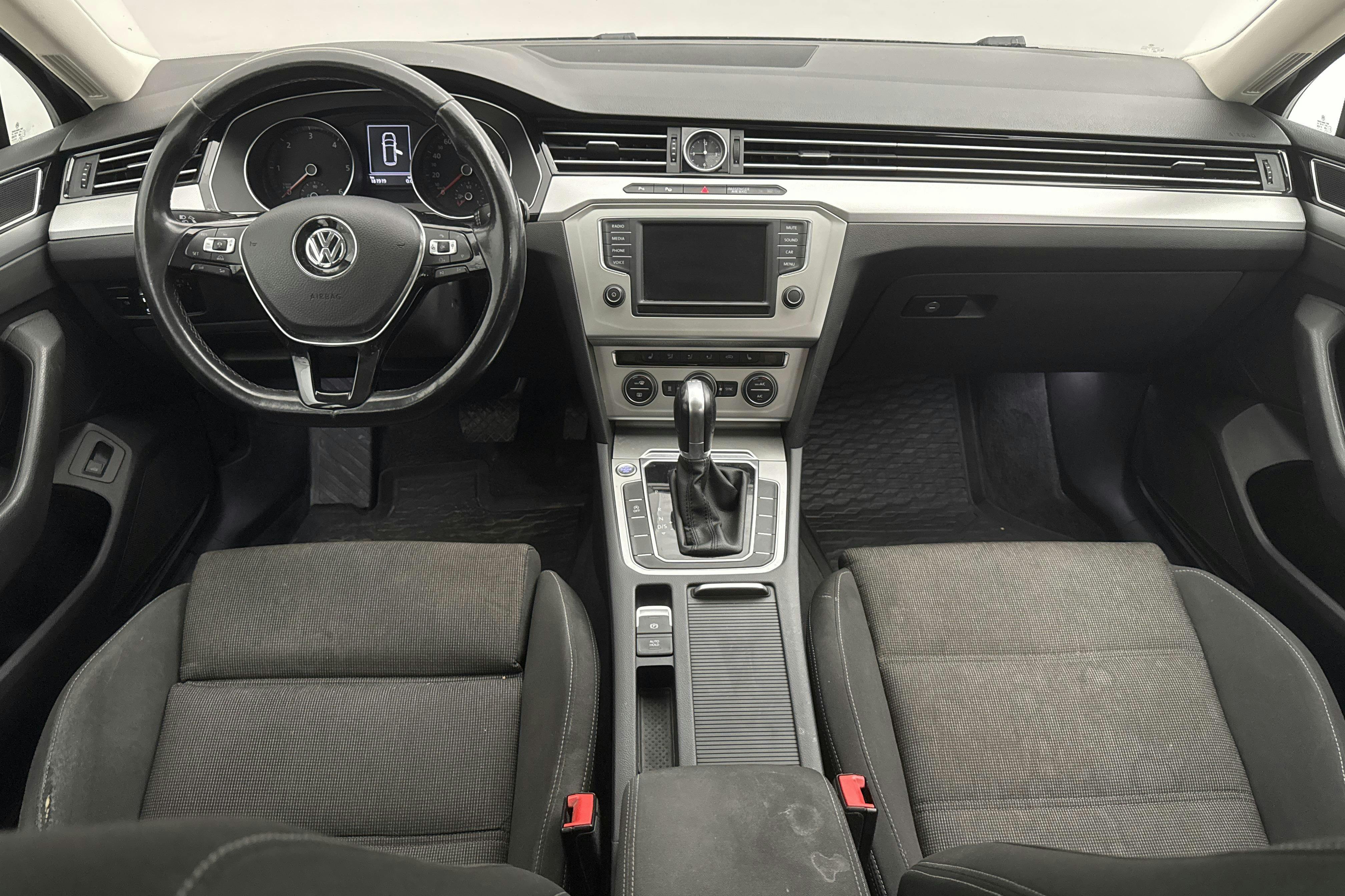 VW Passat 2.0 TDI Sportscombi (150hk) - 181 920 km - Automatic - black - 2015