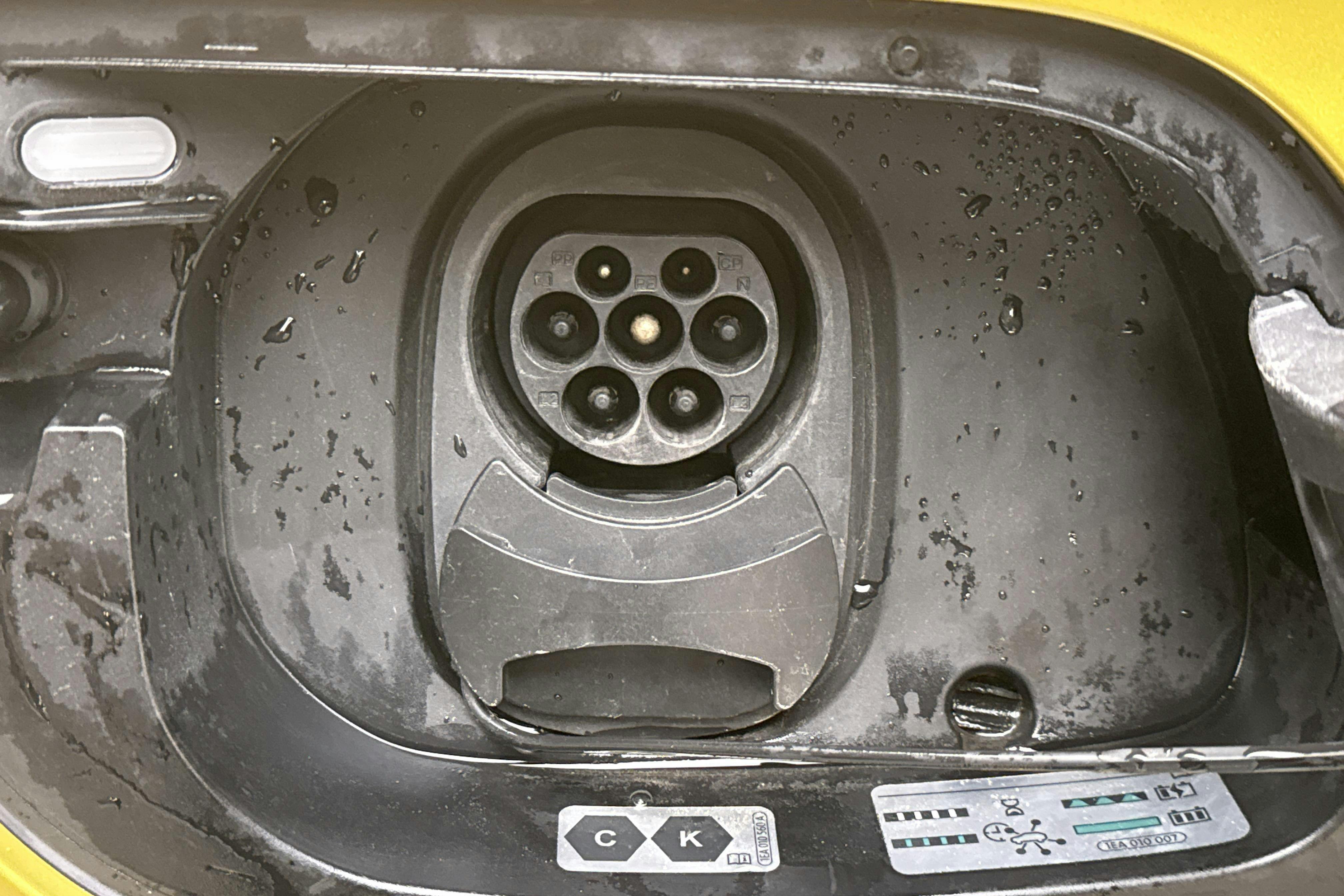 VW ID.4 77kWh (204hk) - 6 310 mil - Automat - gul - 2021