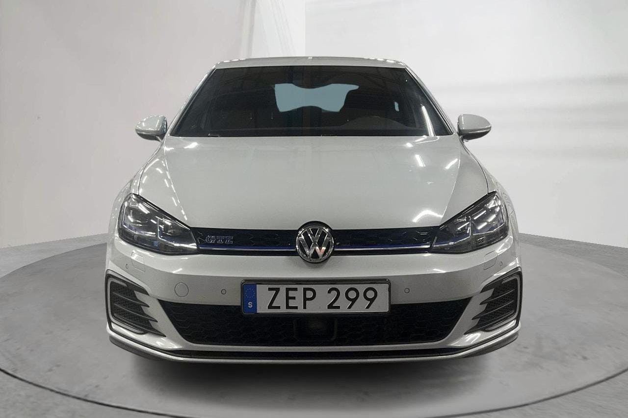 VW Golf VII GTE 5dr (204hk) - 8 475 mil - Automat - Light Grey - 2018