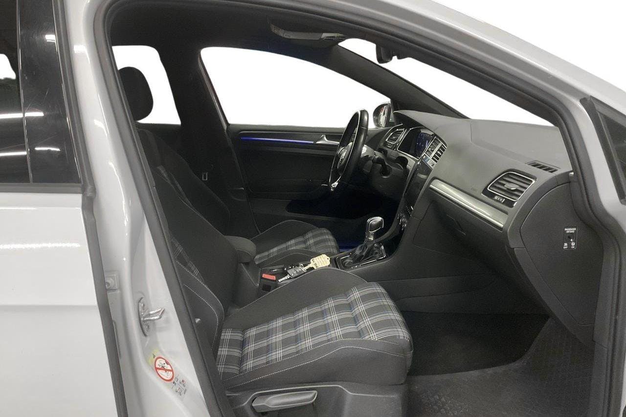 VW Golf VII GTE 5dr (204hk) - 8 475 mil - Automat - Light Grey - 2018