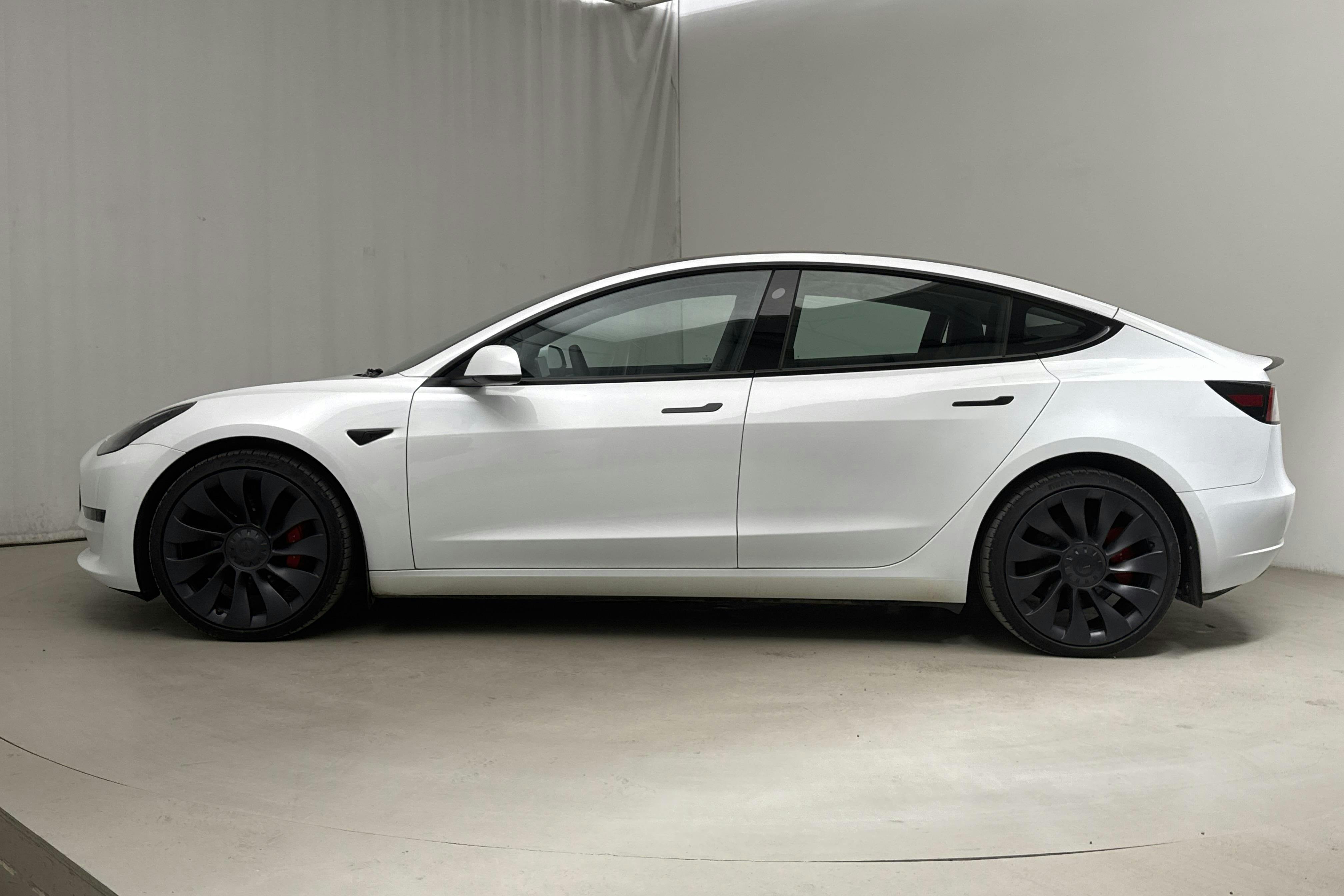 Tesla Model 3 Performance AWD - 59 340 km - Automaattinen - valkoinen - 2022