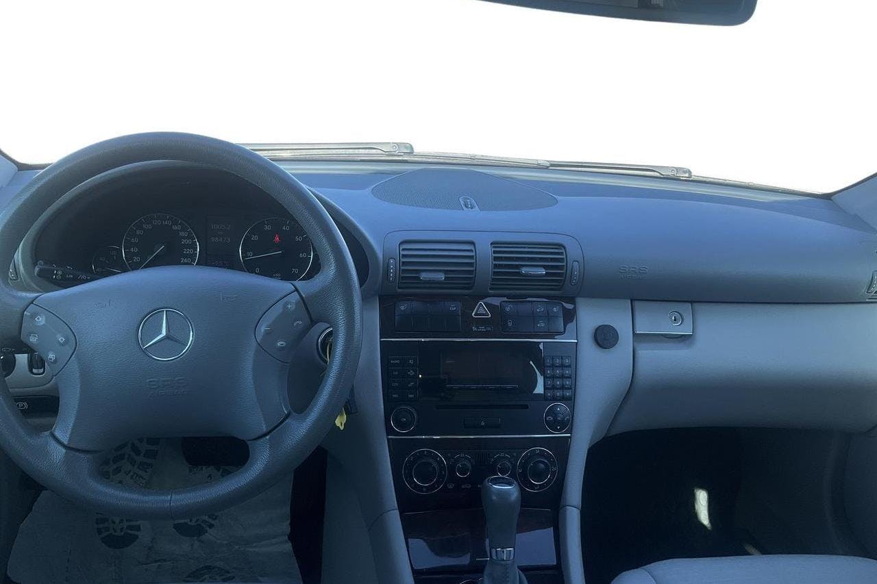 Mercedes C 200 Kompressor Kombi W203 (163hk) - 9 847 mil - Automat - silver - 2005
