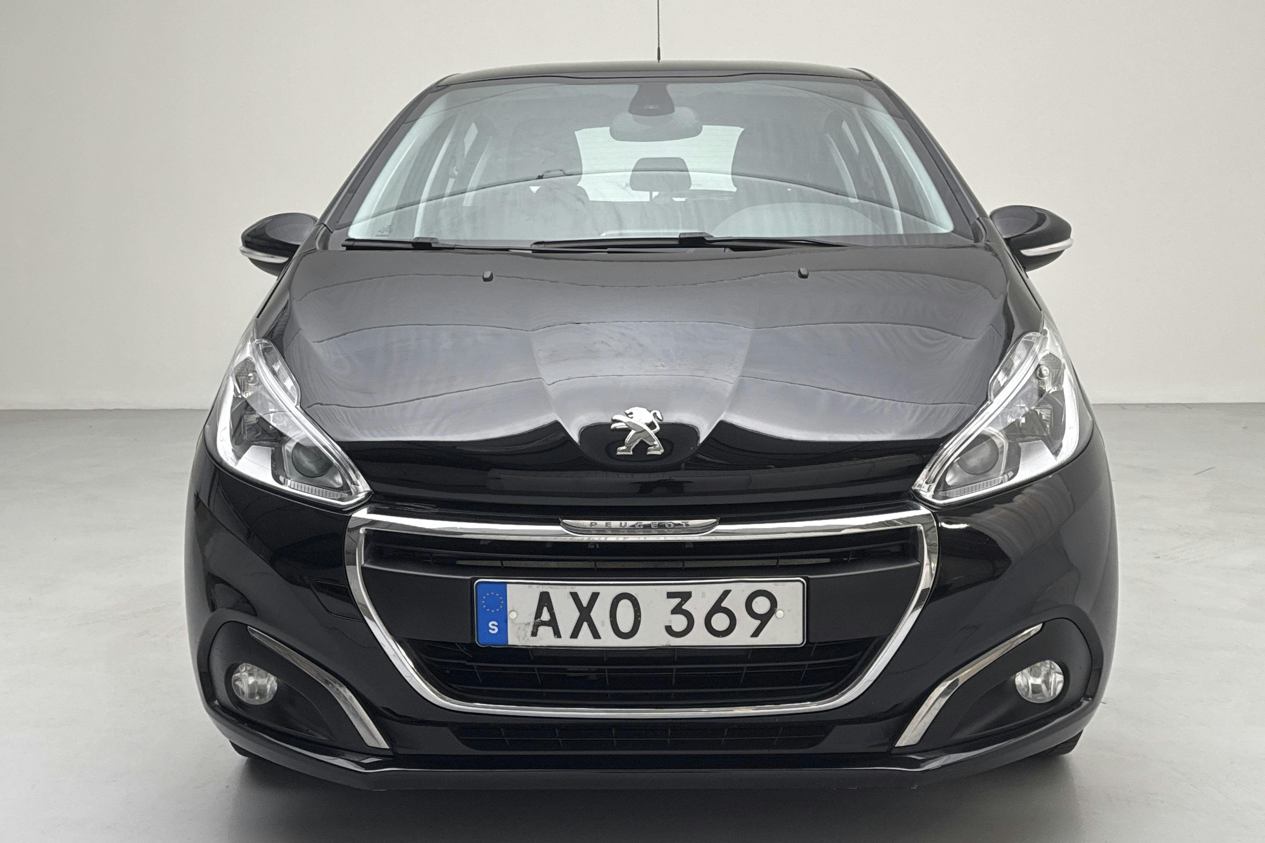 Peugeot 208 PureTech 5dr (82hk) - 113 870 km - Manualna - czarny - 2016