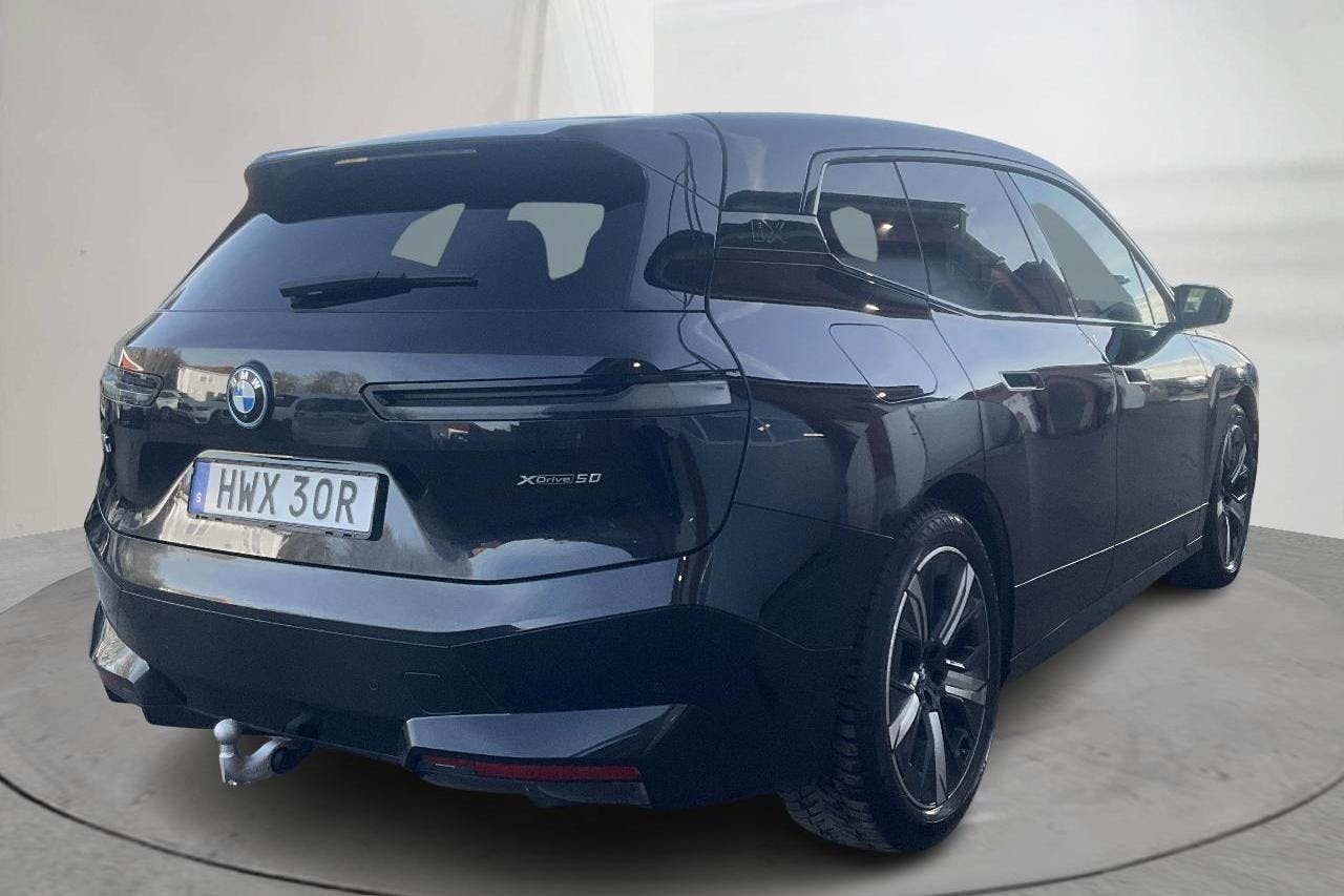 BMW iX xDrive50, I20 (520hk) - 7 671 mil - Automat - svart - 2023