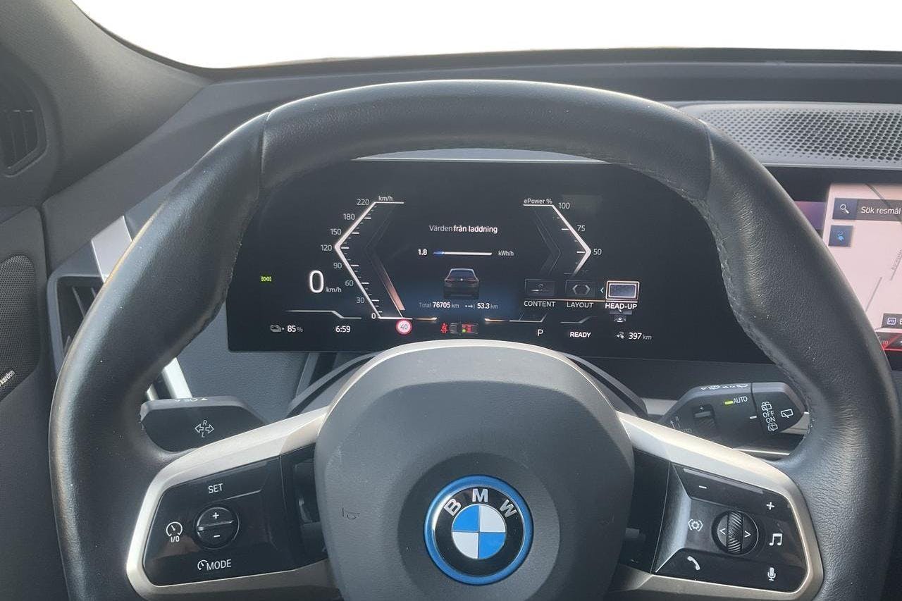 BMW iX xDrive50, I20 (520hk) - 7 671 mil - Automat - svart - 2023