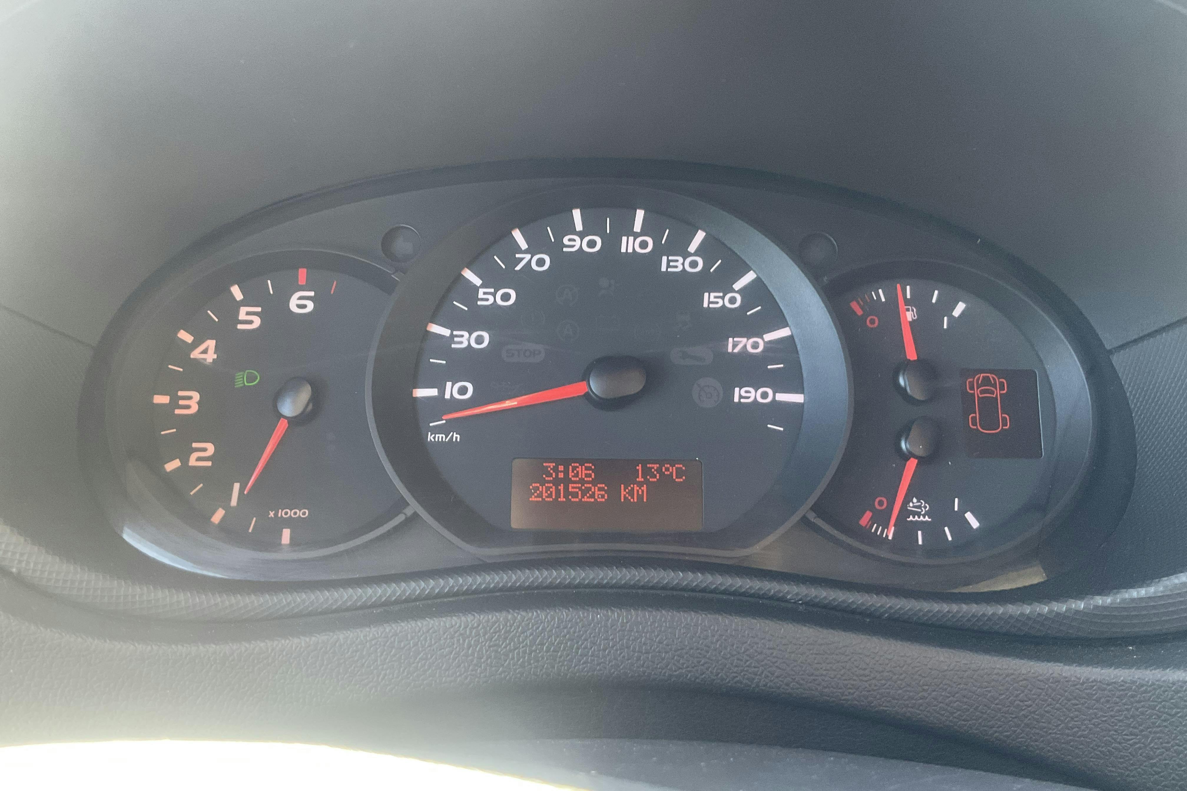 Nissan NV400 2.3 dCi Pick-up (145hk) - 201 530 km - Manuaalinen - valkoinen - 2019