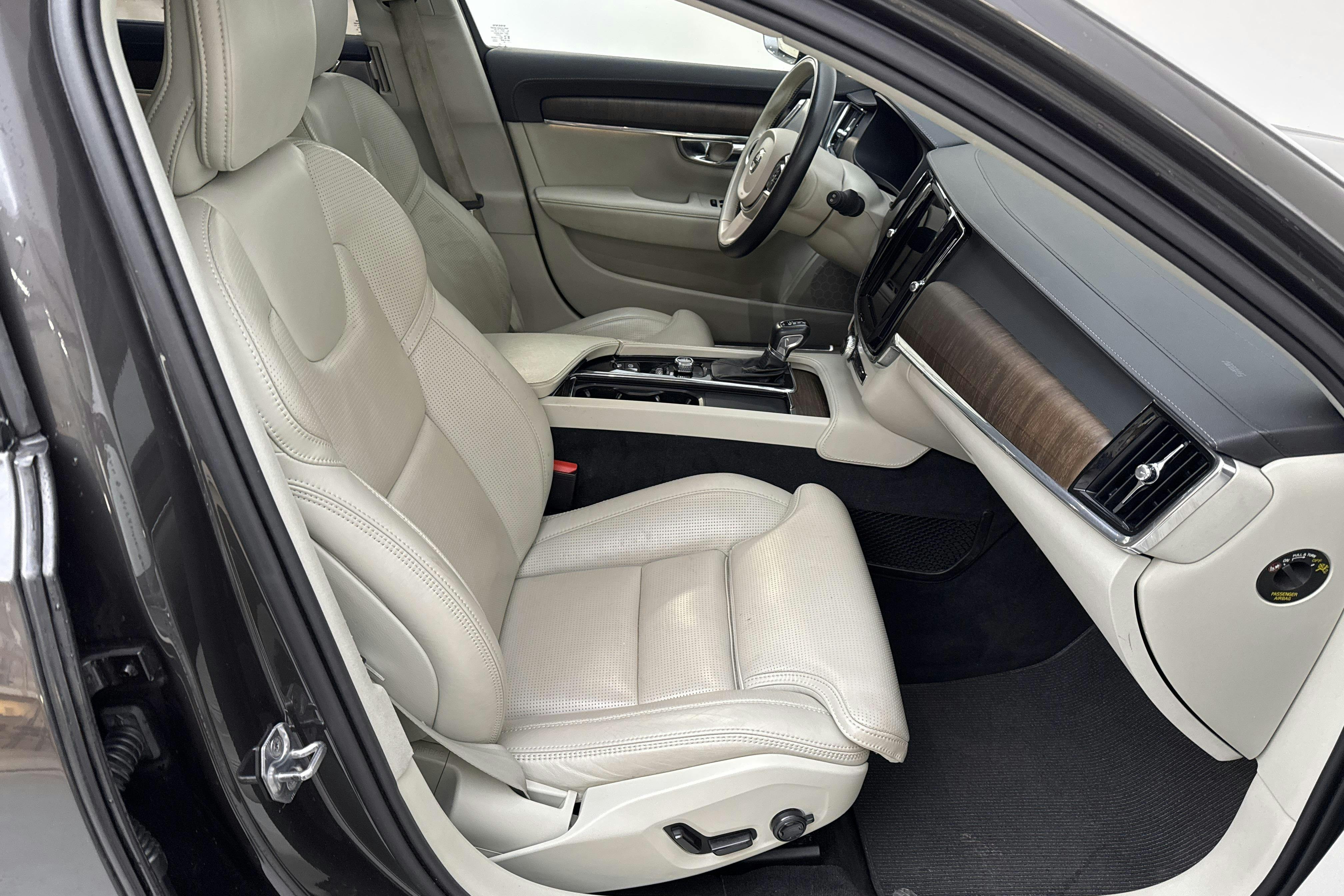 Volvo V90 D5 Cross Country AWD (240hk) - 129 350 km - Automatyczna - szary - 2021