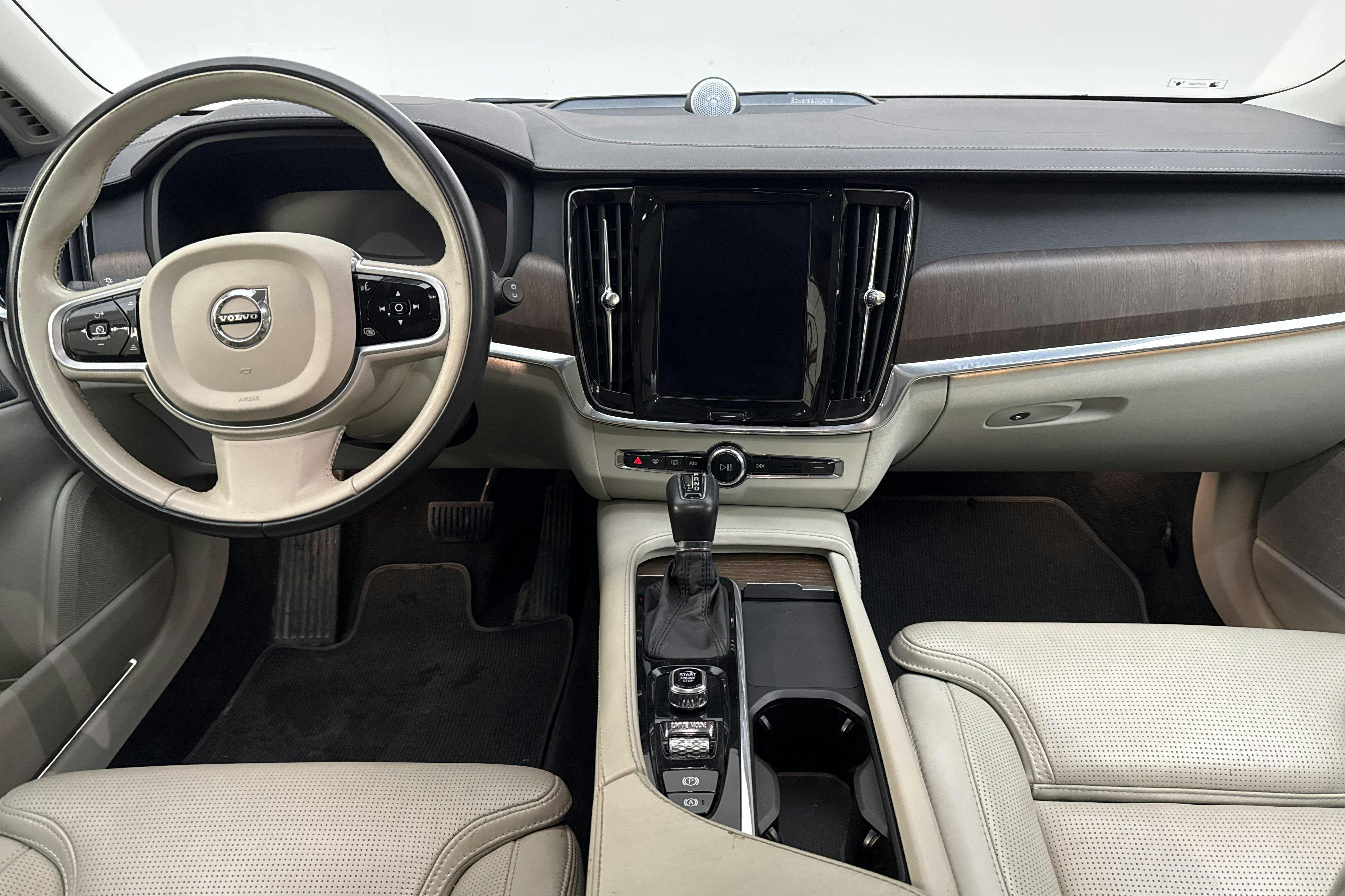 Volvo V90 D5 Cross Country AWD (240hk) - 129 350 km - Automatyczna - szary - 2021
