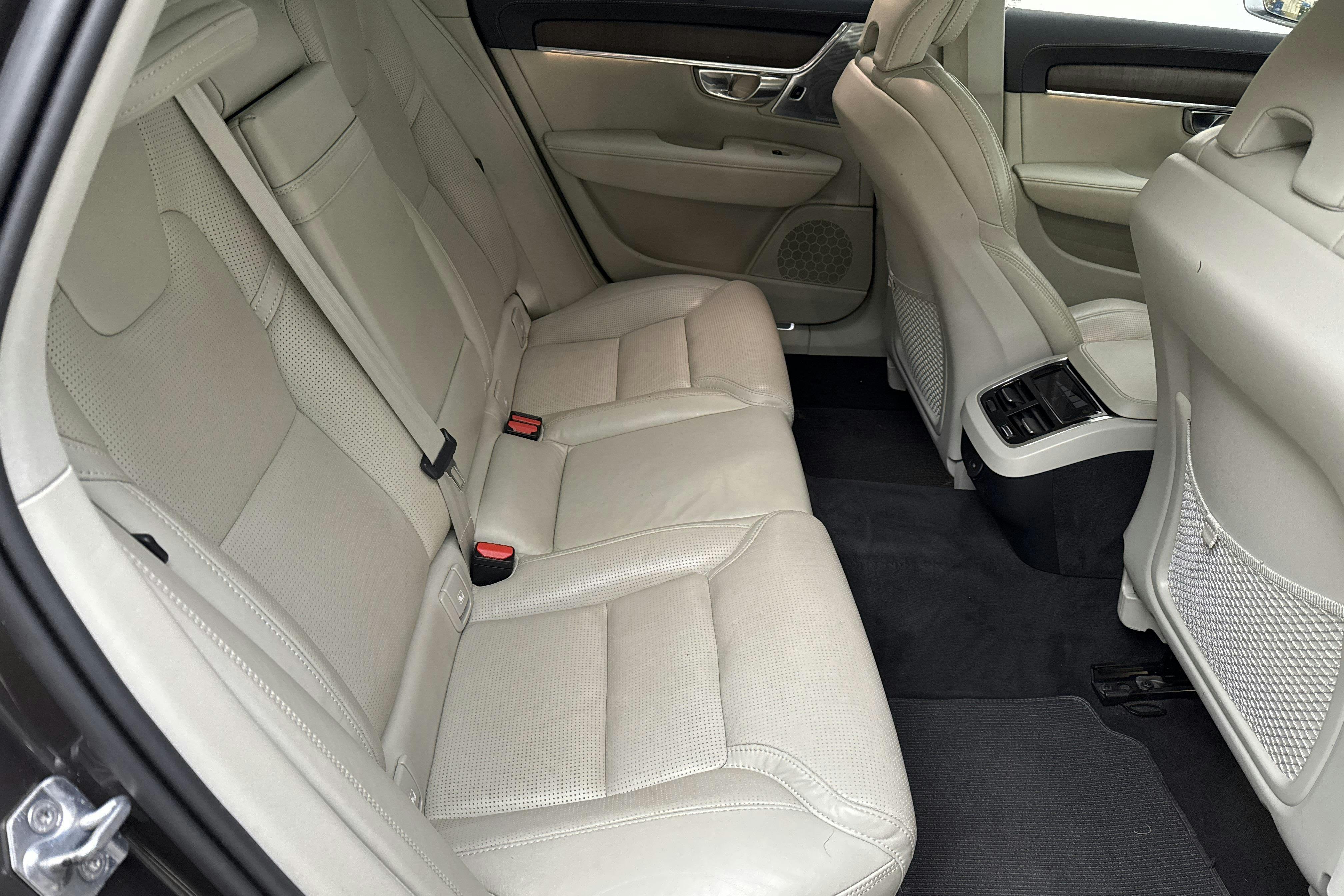 Volvo V90 D5 Cross Country AWD (240hk) - 129 350 km - Automatyczna - szary - 2021