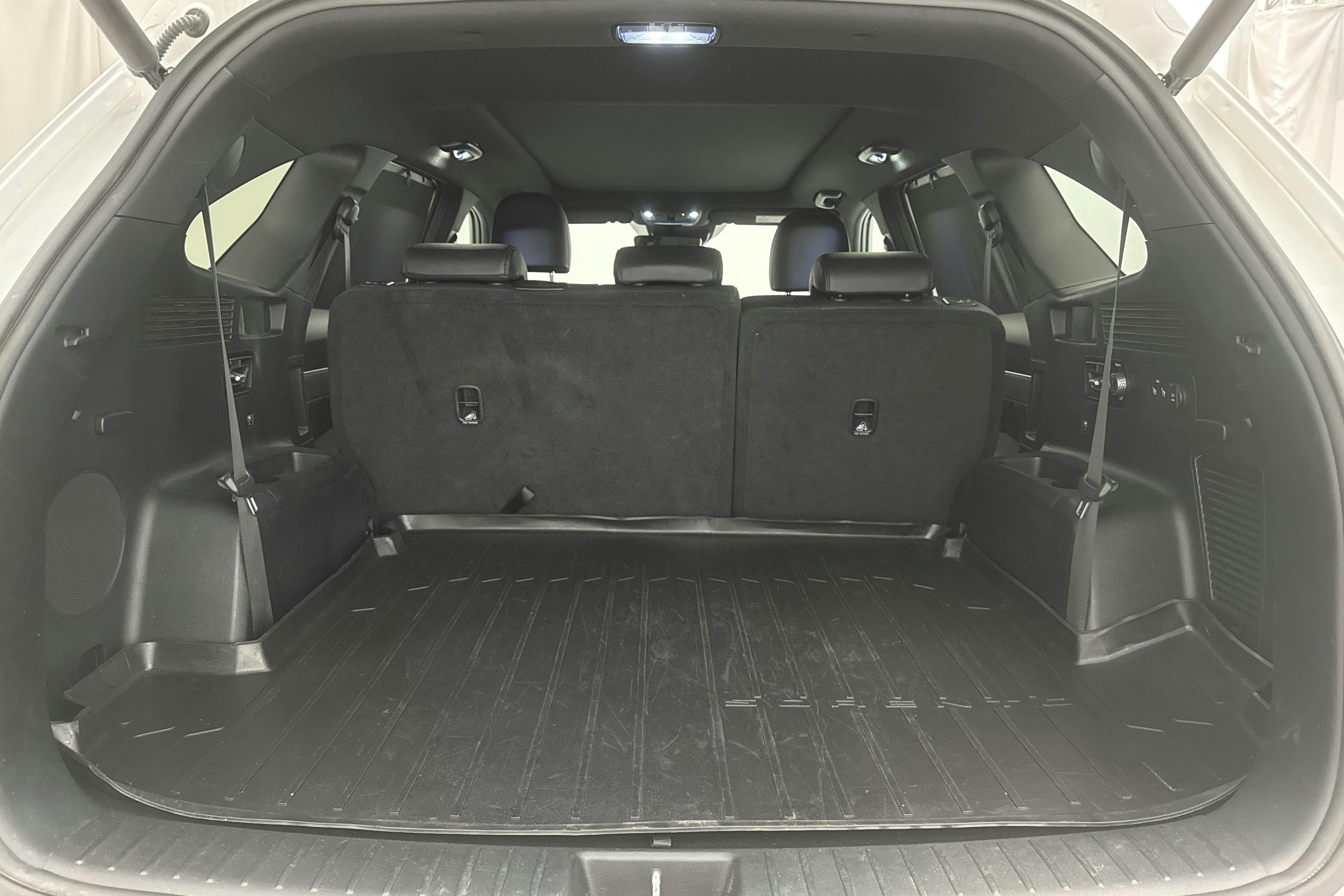 KIA Sorento 1.6 T-GDi Plug-in Hybrid AWD (265hk) - 1 630 mil - Automat - vit - 2023