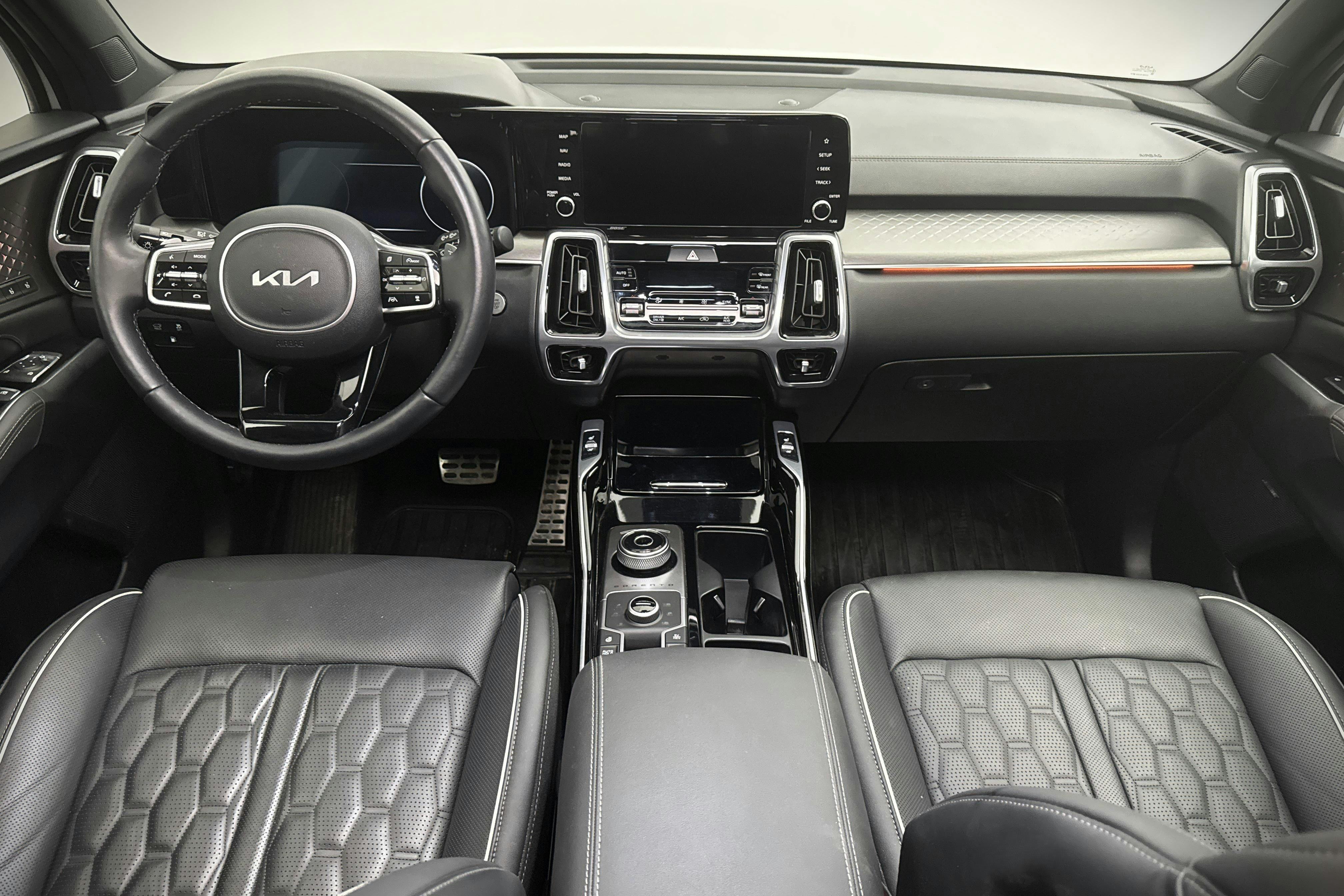 KIA Sorento 1.6 T-GDi Plug-in Hybrid AWD (265hk) - 1 630 mil - Automat - vit - 2023