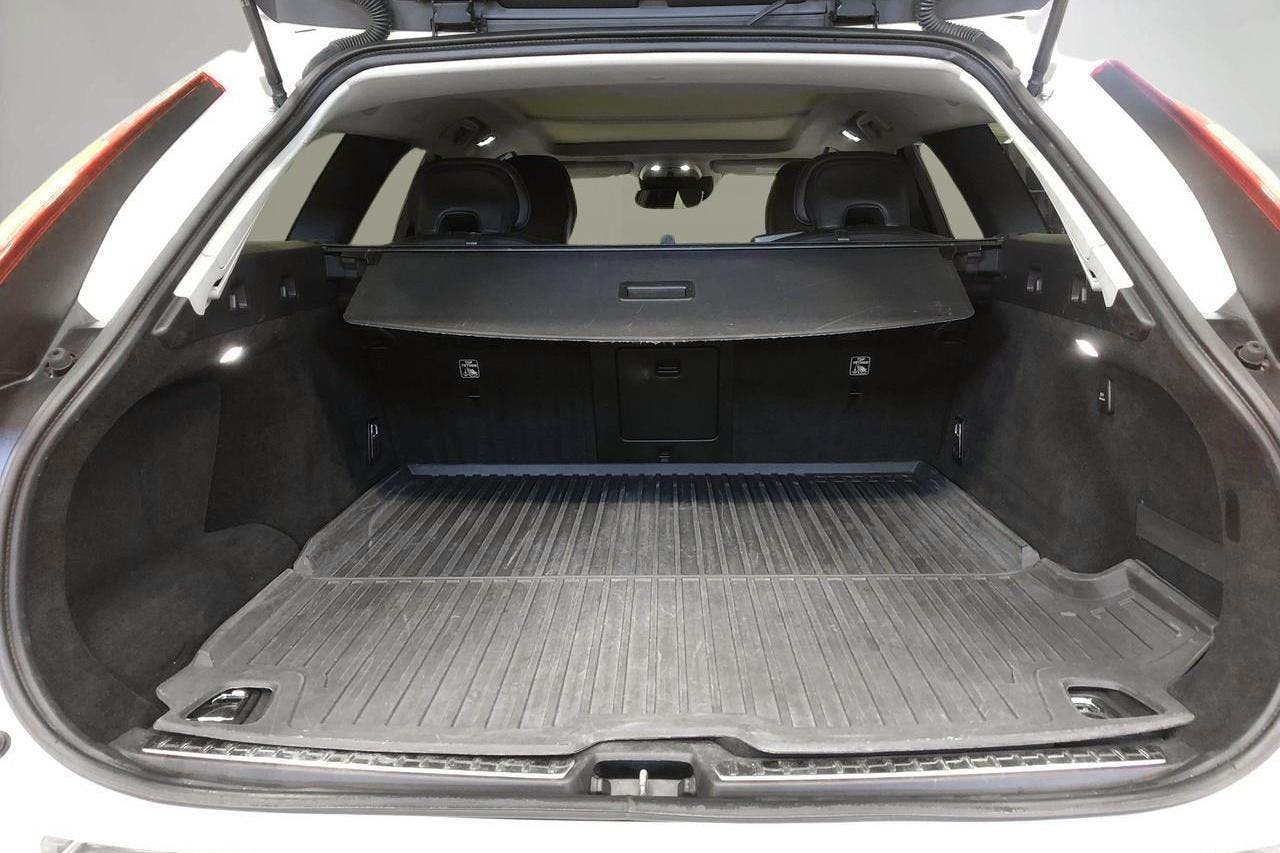 Volvo V90 T8 AWD Twin Engine (390hk) - 116 450 km - Automatyczna - biały - 2020