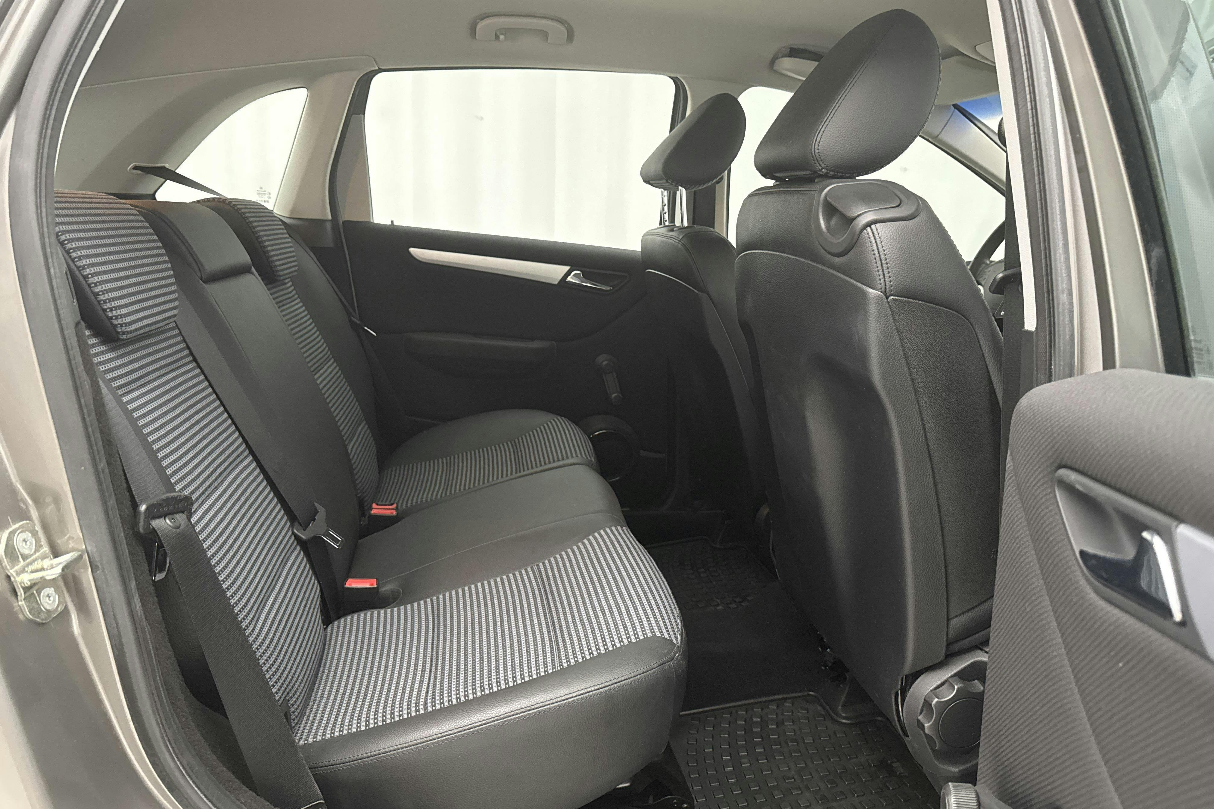 Mercedes B 170 (116hk) - 6 595 mil - Automat - Dark Grey - 2006
