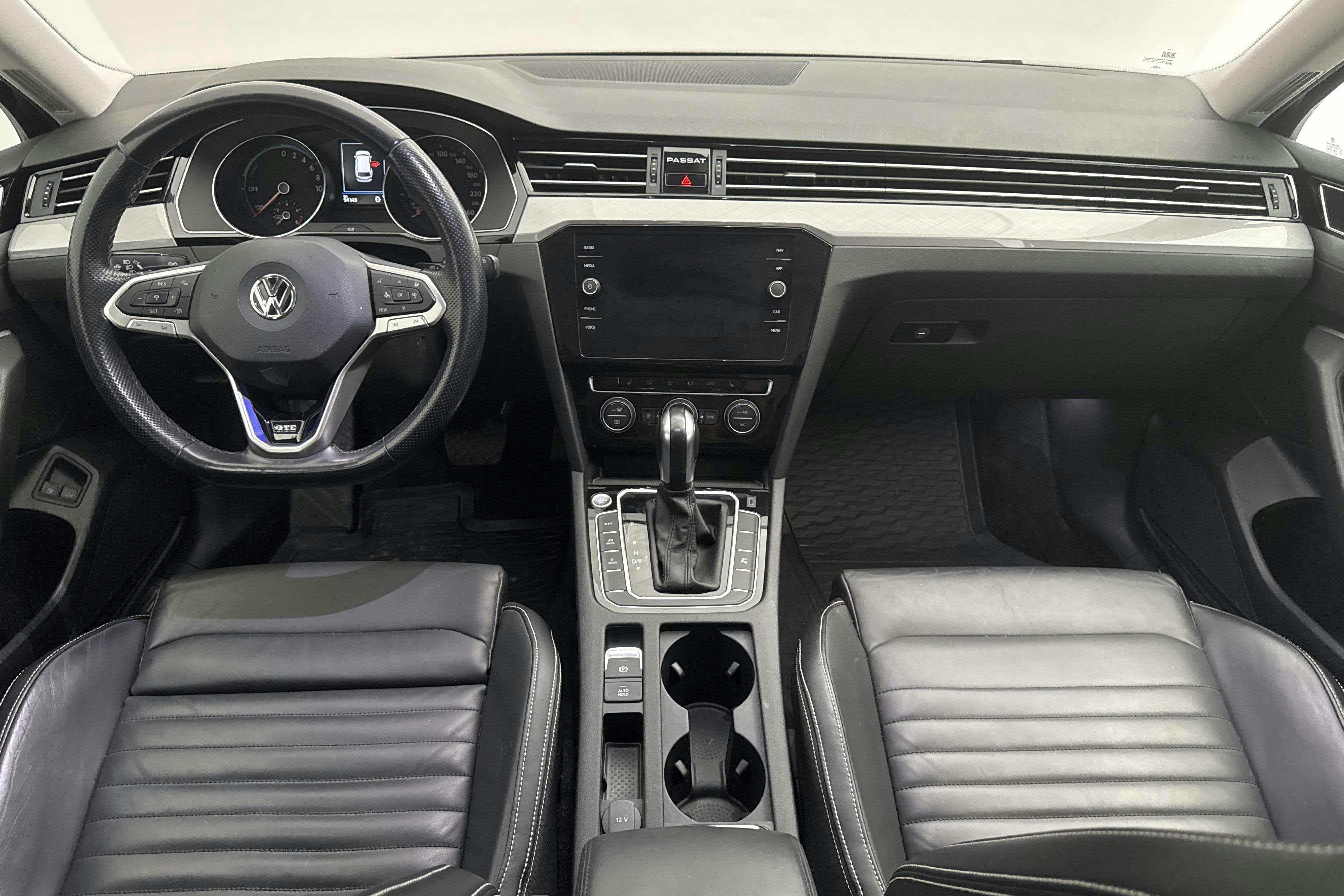 VW Passat 1.4 GTE Sportscombi (218hk) - 9 415 mil - Automat - svart - 2020