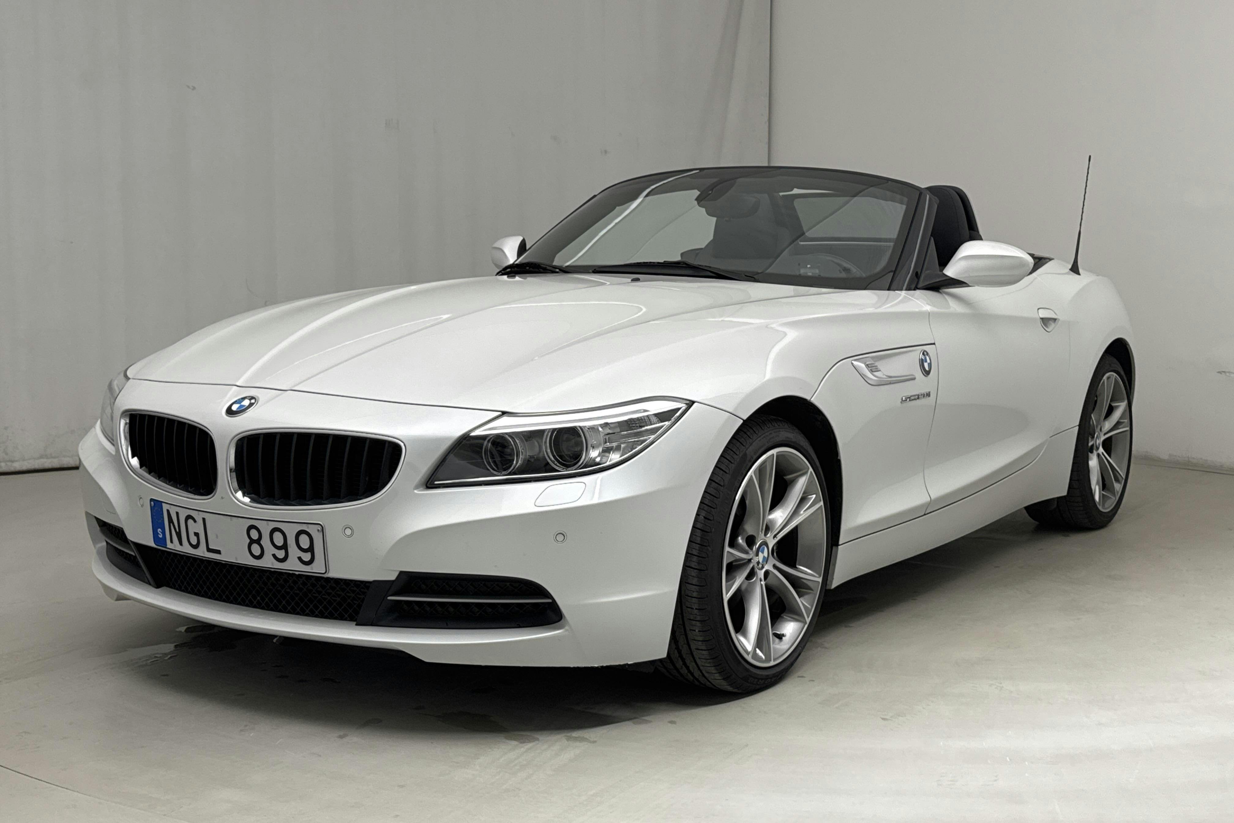 BMW Z4 sDrive 20i Roadster, E89 (184hk) - 26 640 km - Automatic - white - 2013