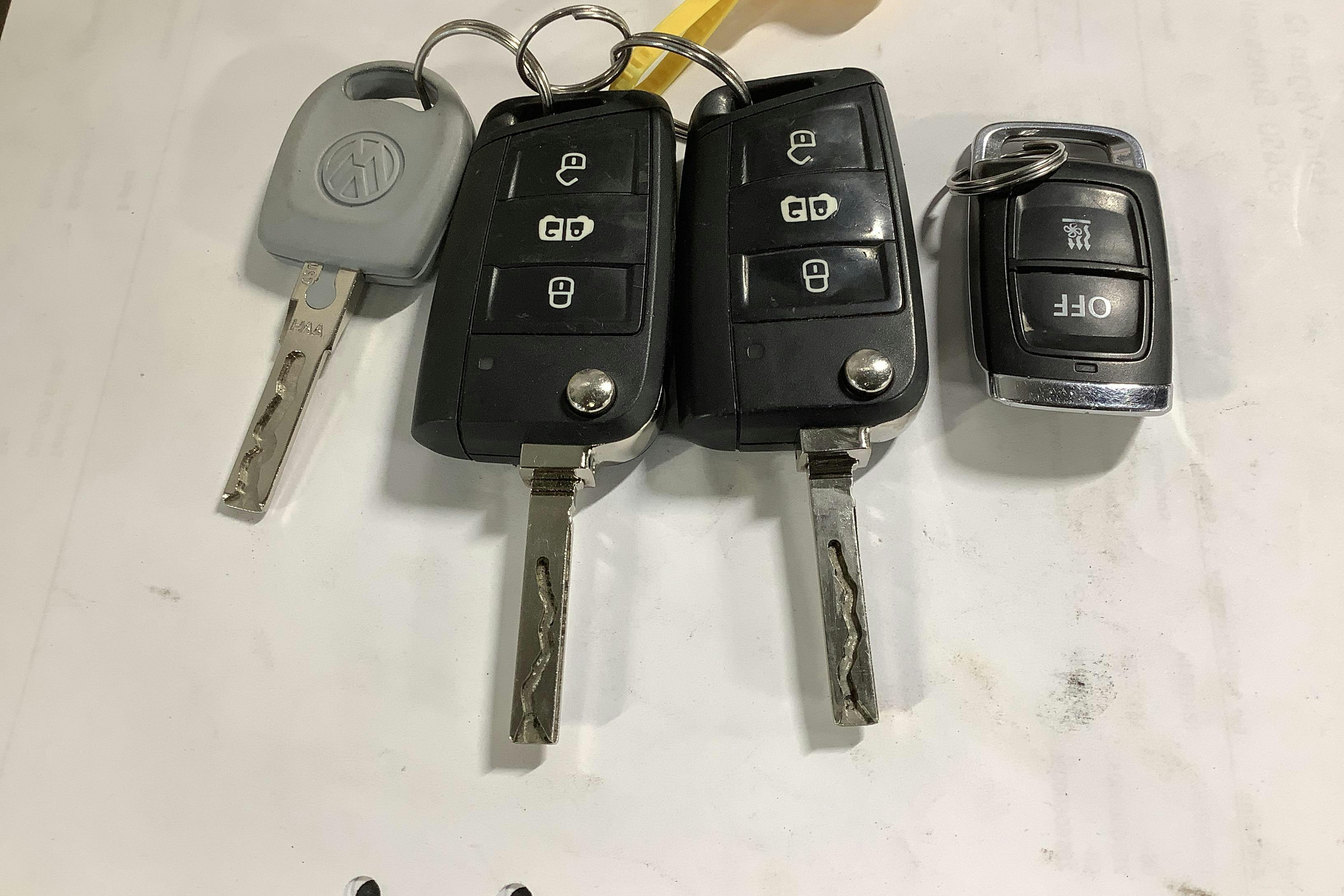 VW Transporter T6 2.0 TDI BMT Skåp (150hk) - 49 300 km - Automatyczna - czarny - 2020